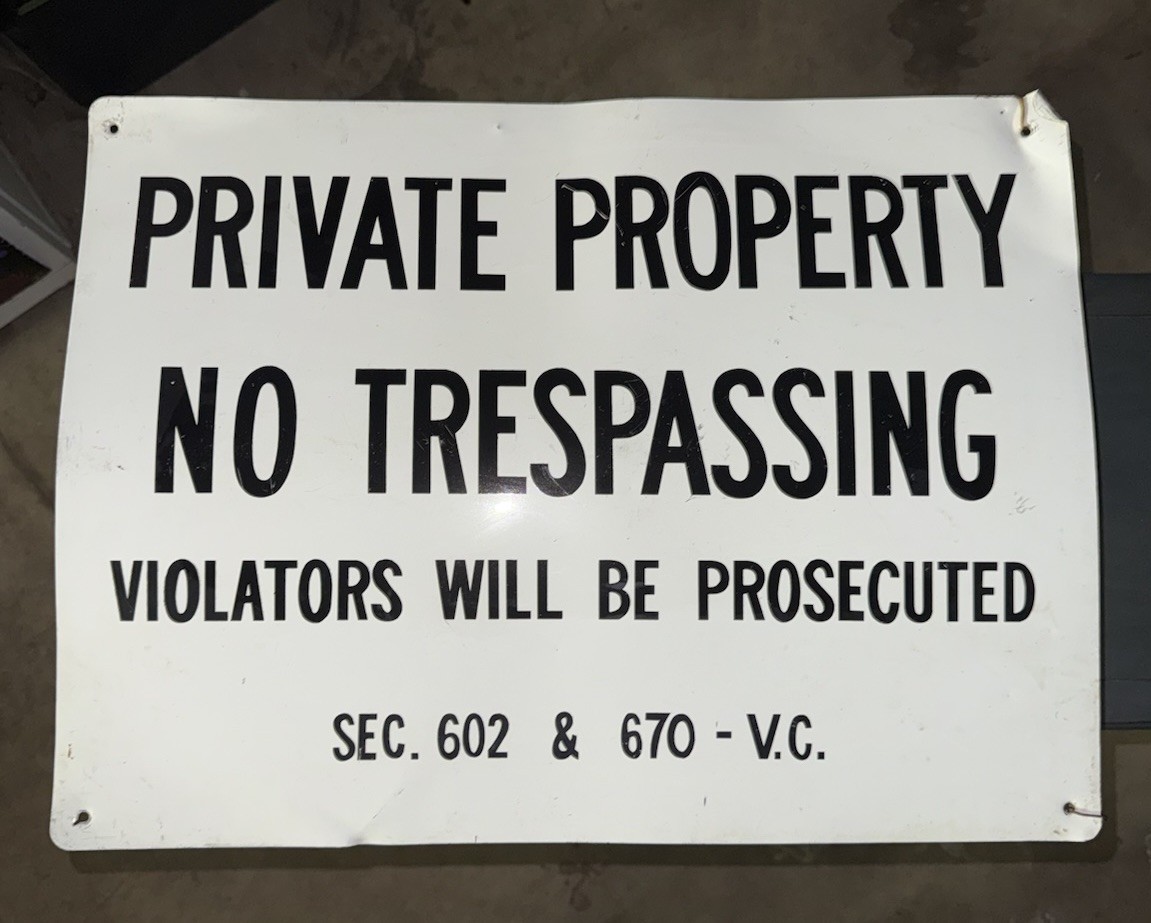 PRIVATE PROPERTY NO TRESPASSING VIOLATORS PROSECUTED Vintage Metal Sign 24×18