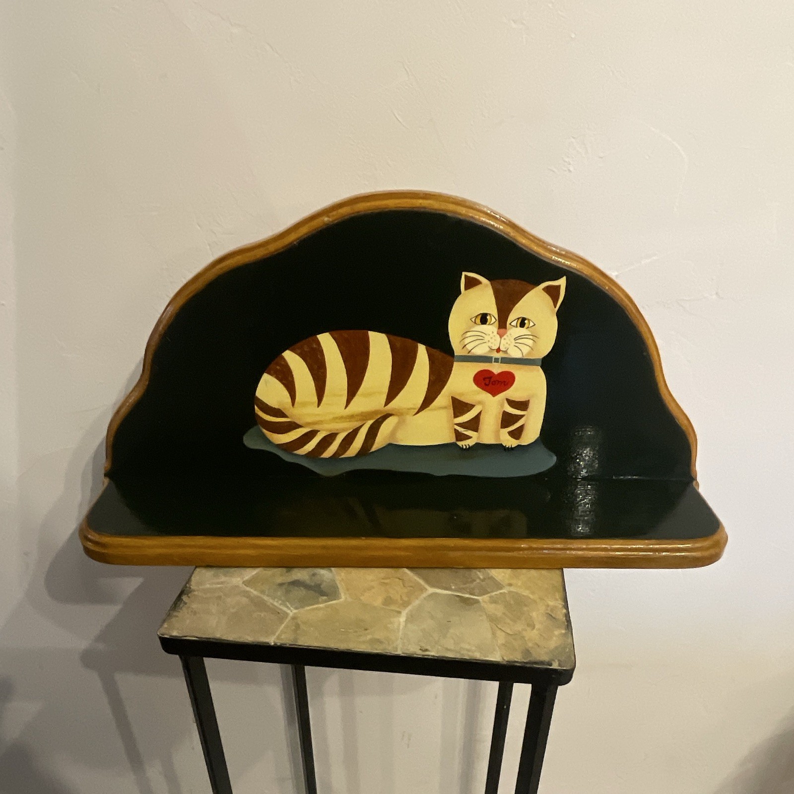 Wood Wall Mounted Cat Plaque Arch Shape Country Style Horizontal Decor