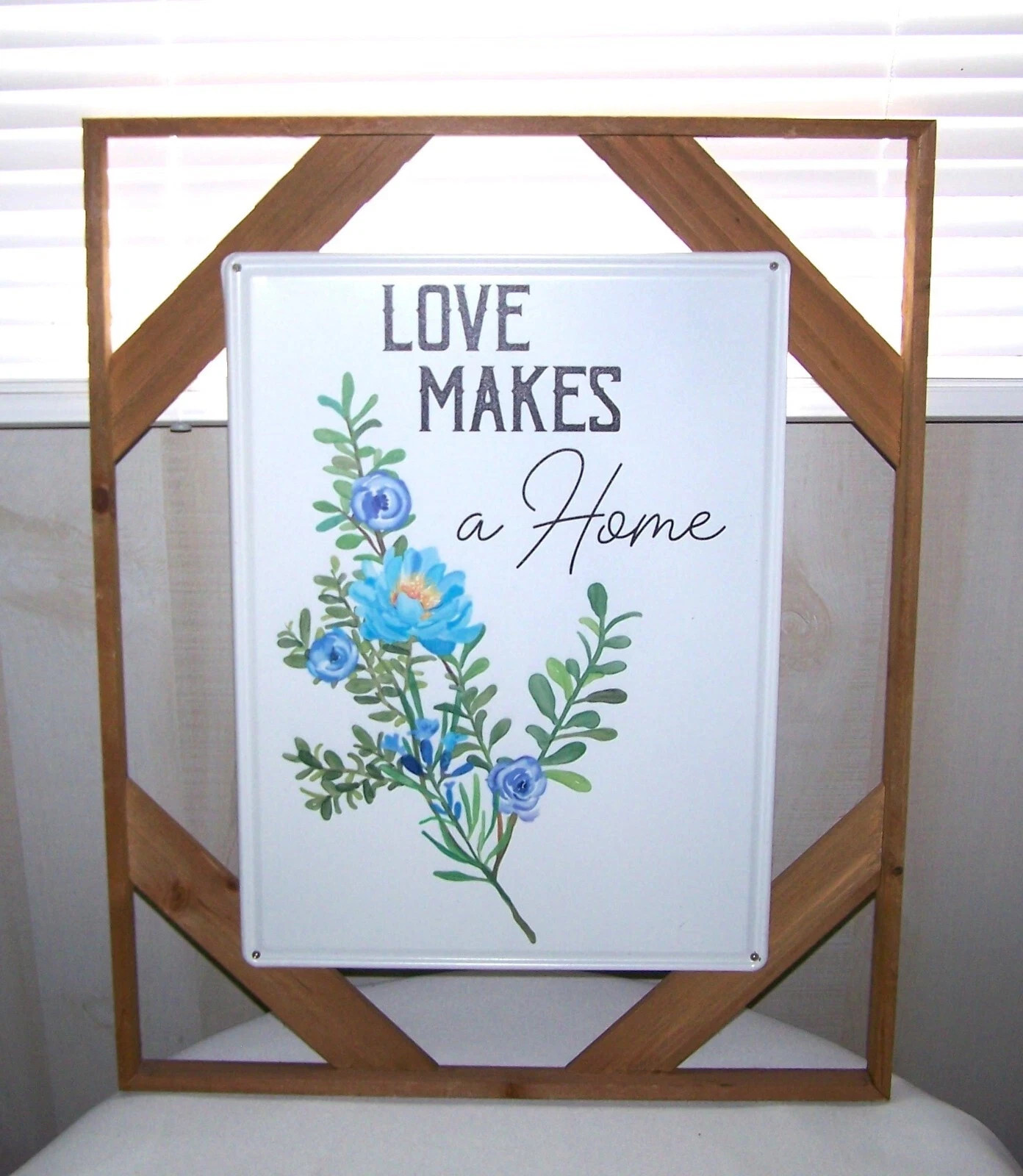 Metal Floral Sign Wood Frame Sawtooth Hooks for Hanging 21-1/2 x 17 x 1-1/2 in.