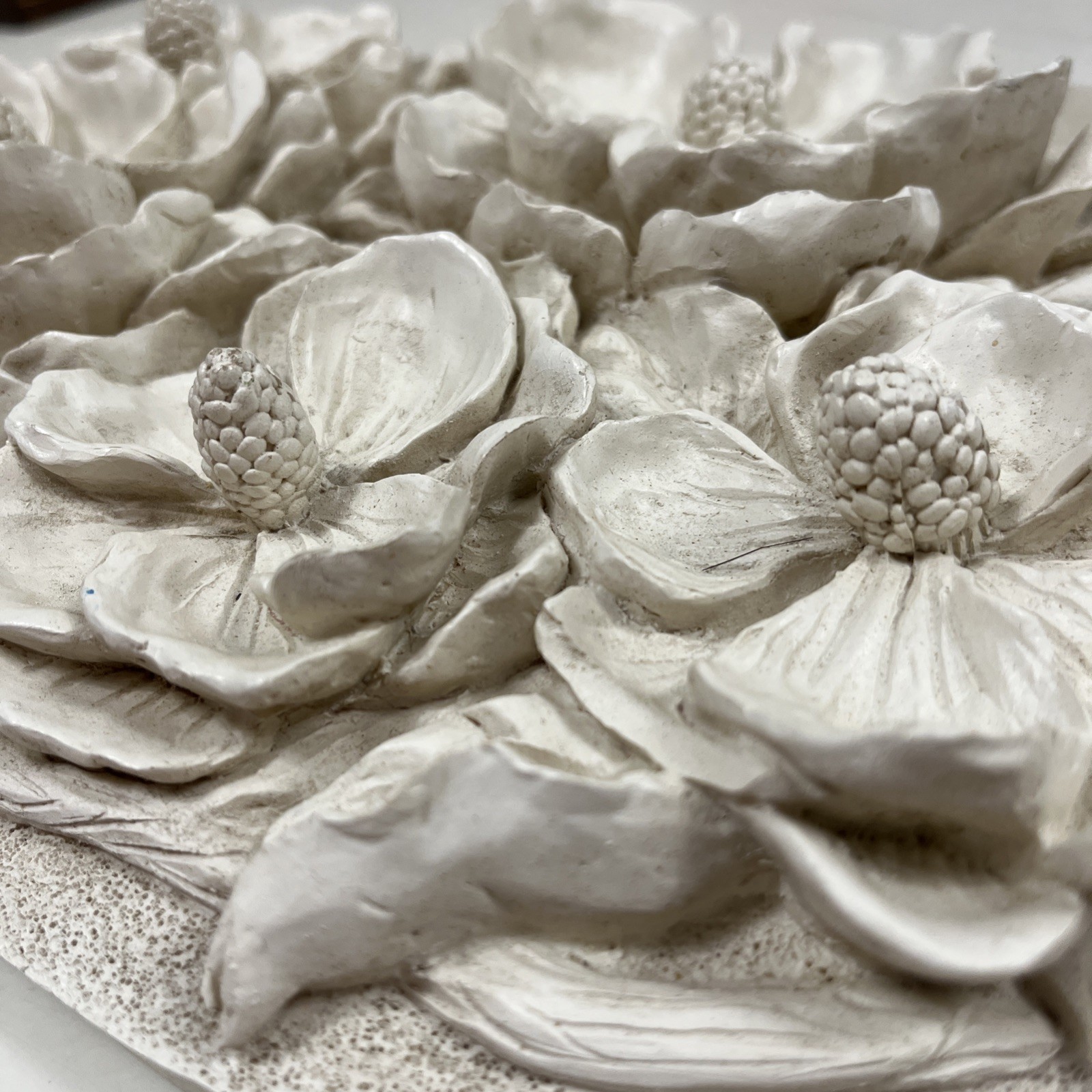 3D Resin Magnolia Floral Wall Plaque Oval Matte White Bas-Relief Decor ~9” X 12”