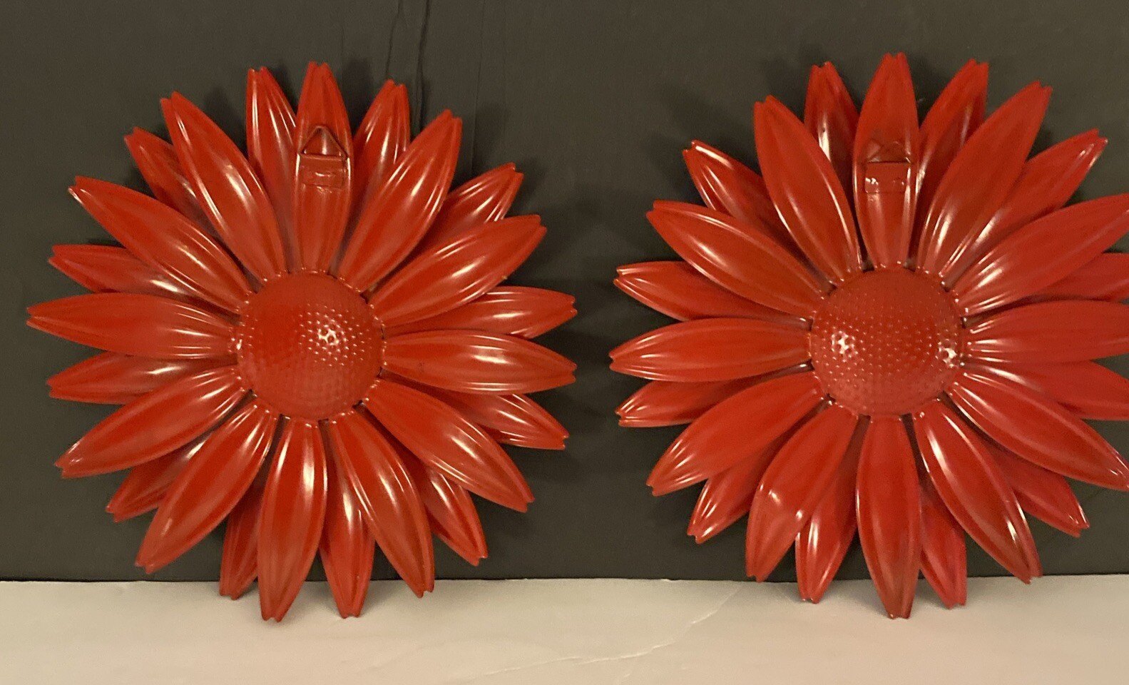 Vintage Metal Set Of 2 Retro Flower Wall Art Decor Red Yellow 9”D Medium