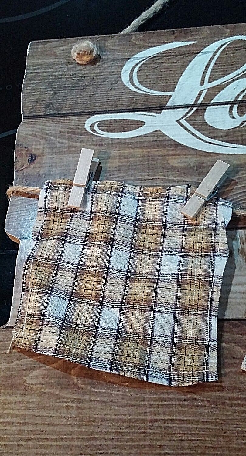 BIG WooD LAUNDRY ROOM Sign ReaL CLoTHeS HaNGiNG CLoTHeSPiNS on TWINE CLoTHeSLiNe