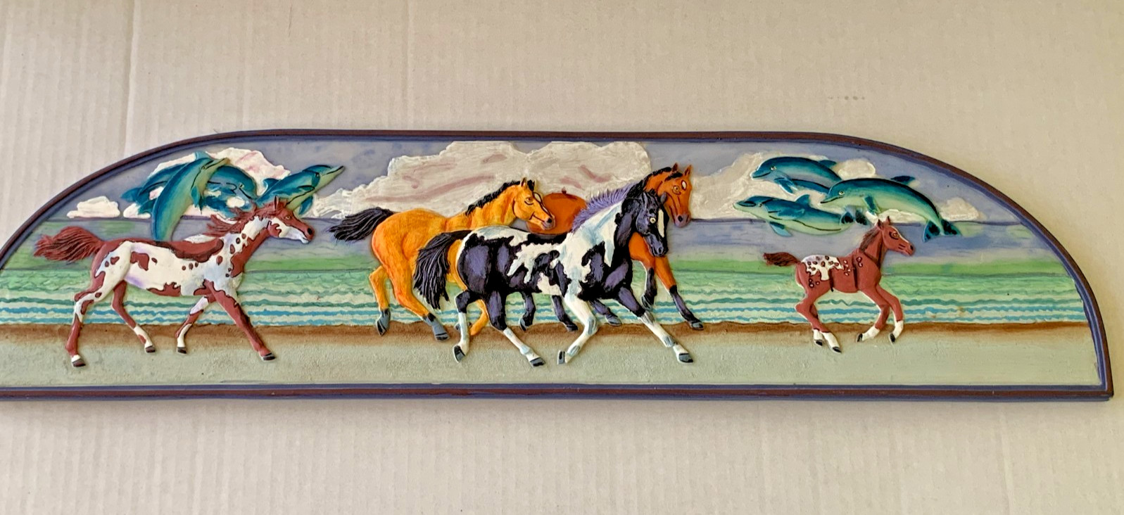 Kenyield 3D Horse Wall Plaque 26″ x 6″ Western Animal Dolphins 2026 Year Decor
