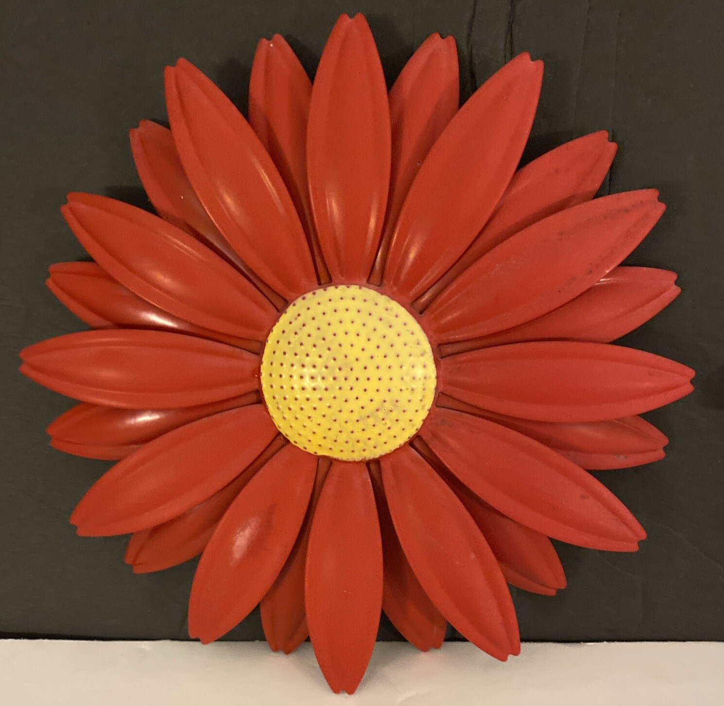 Vintage Metal Set Of 2 Retro Flower Wall Art Decor Red Yellow 9”D Medium
