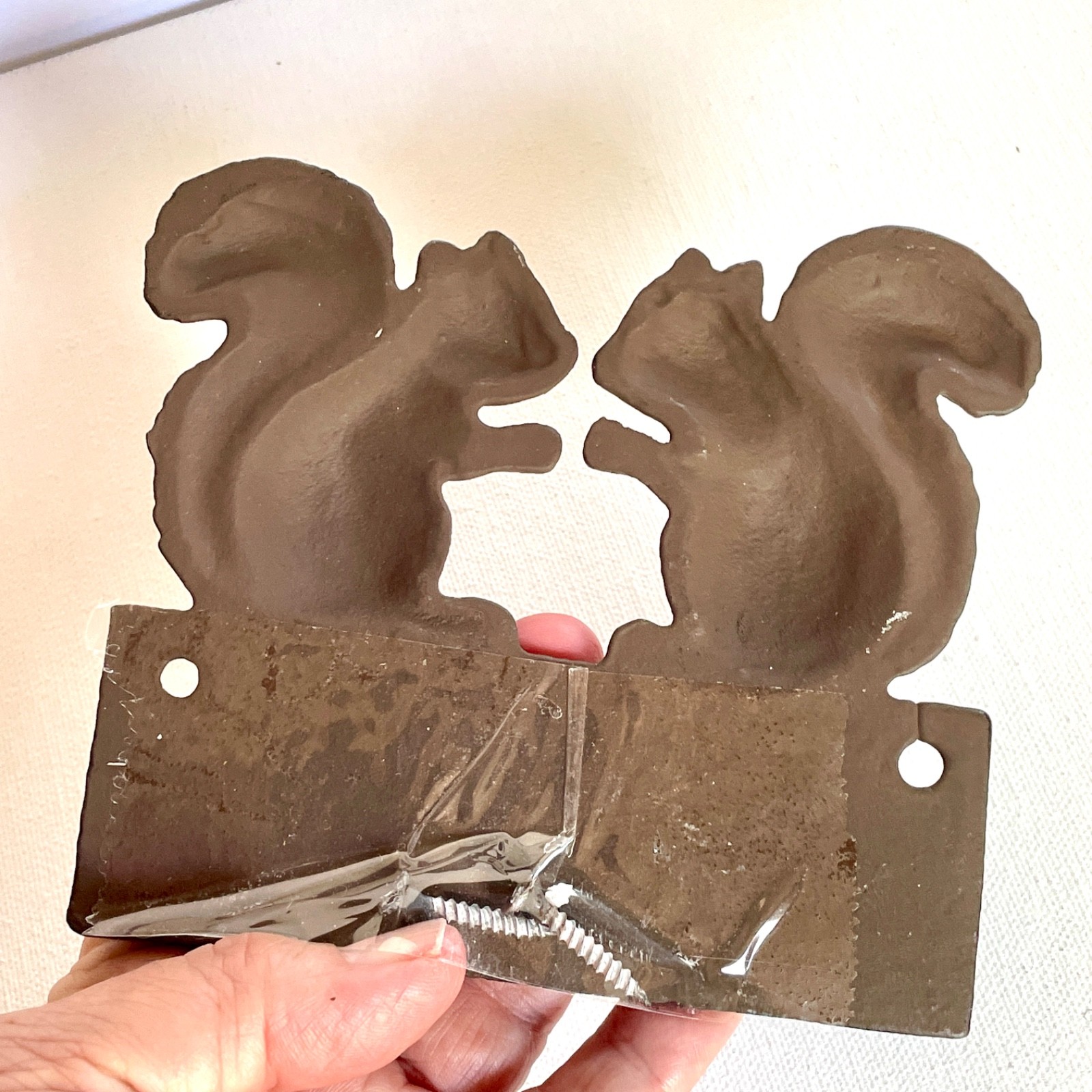 5″ Metal Welcome Plaque Sign facing Squirrels patina Surface w 2 Screws Cottage