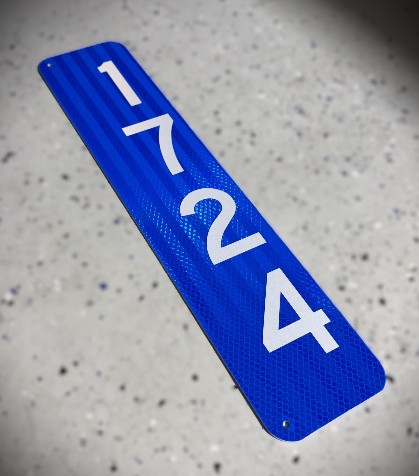 One-Sided Vertical Reflective 18″x4″ Address Marker/911 Aluminum Sign by SSMG