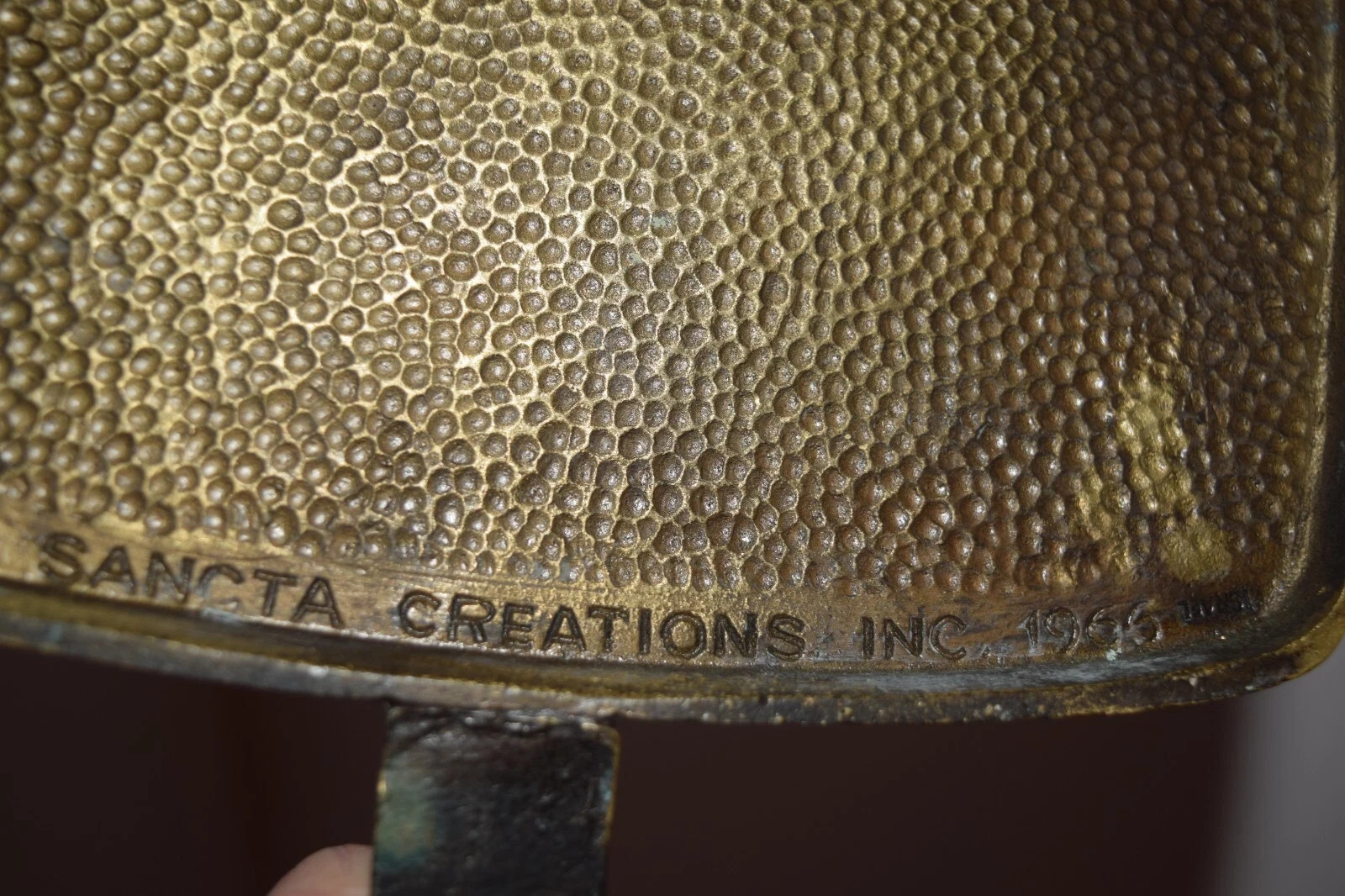 Terra Sancta Creations 1966 Brass Wall Plaque Hook Peace To All Who Enter Here