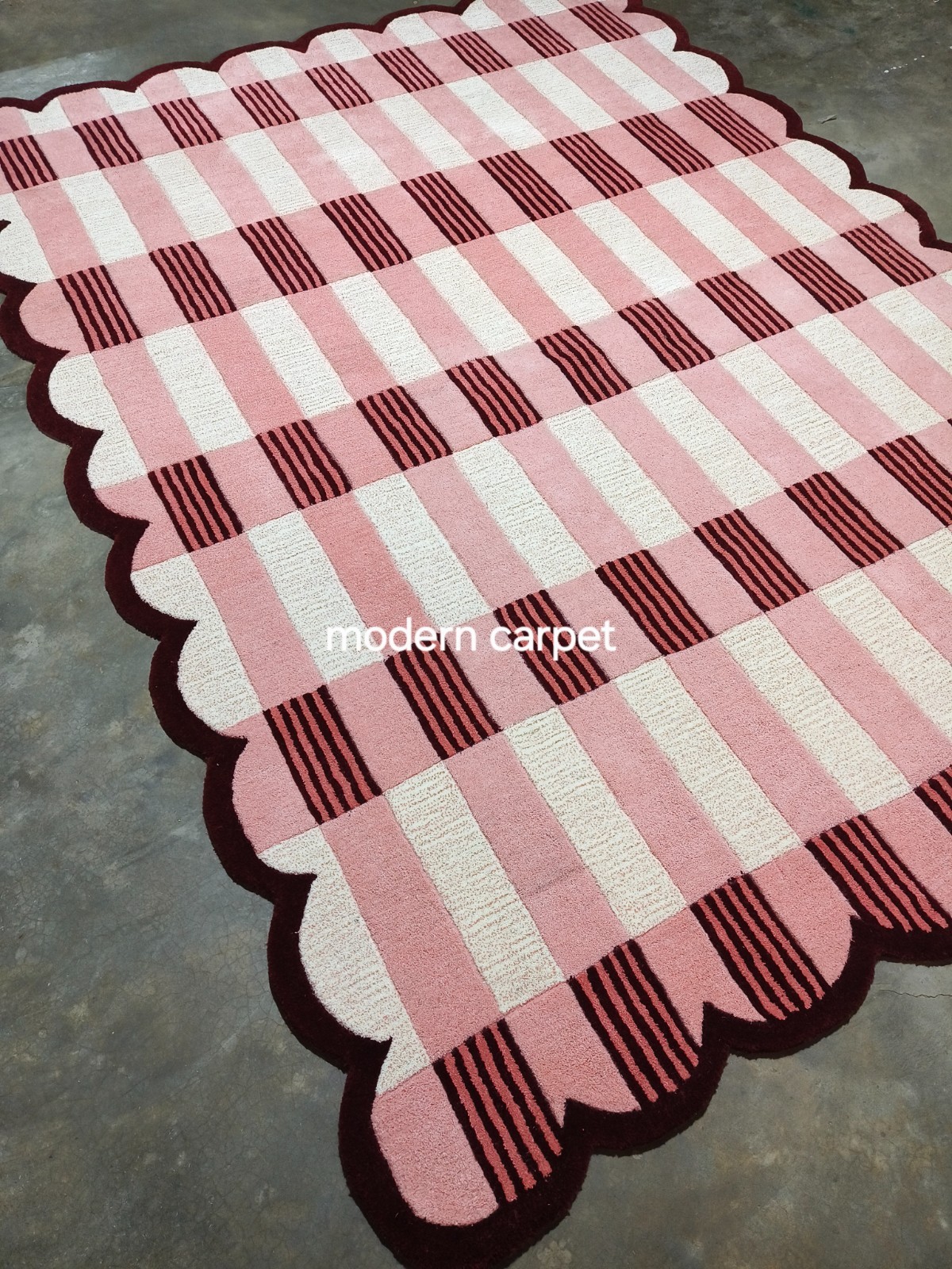 Scalloped Edge Checkered Area Rug Pink & Cream Tufted Carpet Modern Wavy Border