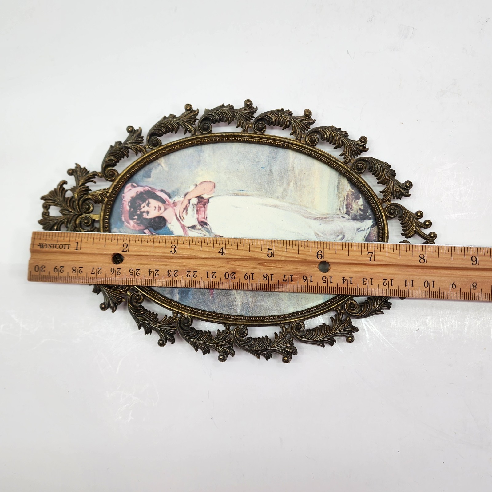 Vintage Italy Ornate Oval Wall Plaques Pair Baroque Portrait Prints Frames