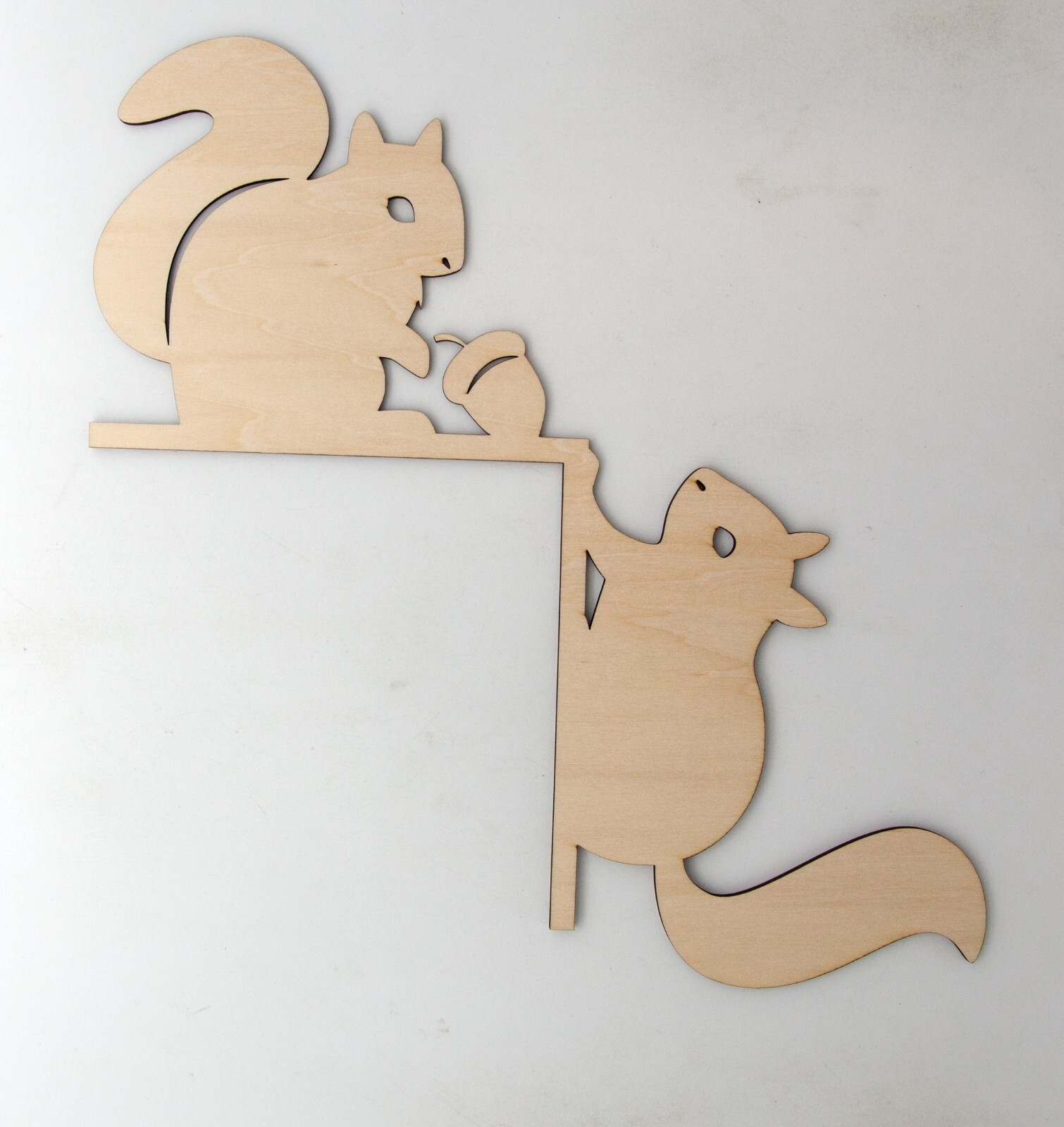 Fall Corner Door Hanger – Squirrels with acorn – Laser Cut wood – Reversible