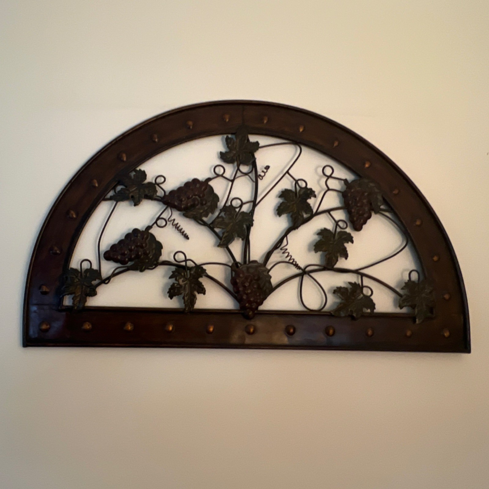 Rustic Metal Arch Wall Decor Plaque Grapes Vineyard Wall Mounted Horizontal