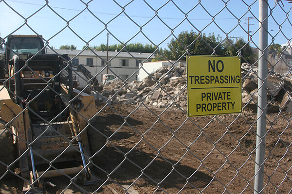 NO TRESPASSING – PRIVATE PROPERTY Sign : Solid Metal Aluminum Weatherproof Signs