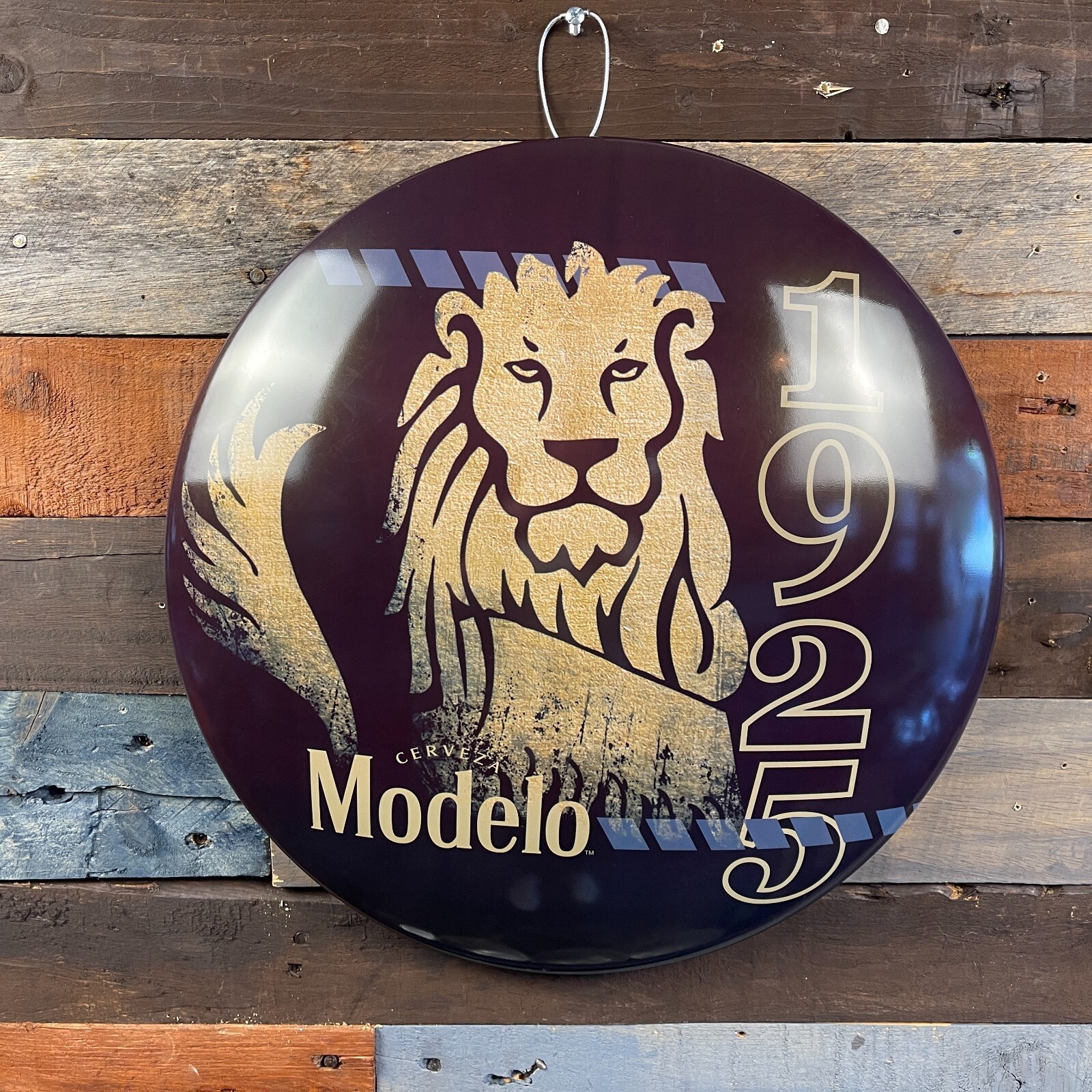 Modelo 1925 Golden Lion Dome and Rounded 16″ Metal Sign