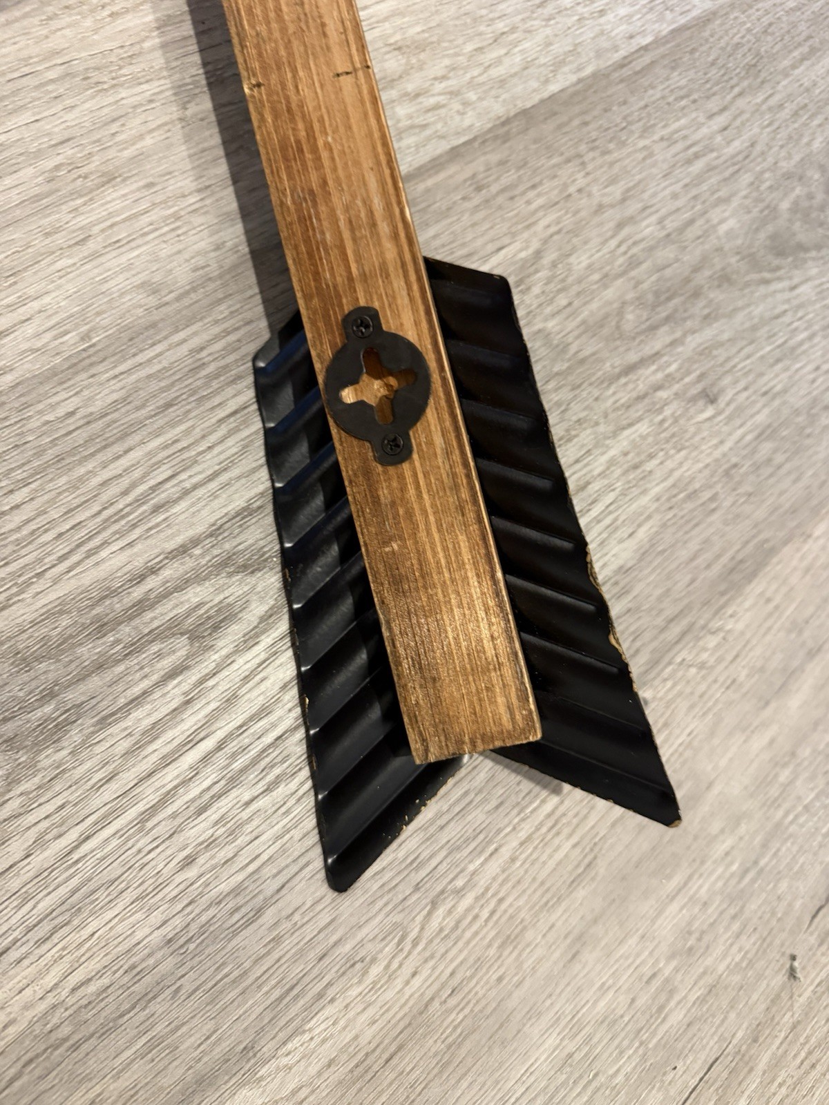 VTG Creative Co-op Metal Arrow Wall Decor With Hoocks For Hanging Keys Or Simila
