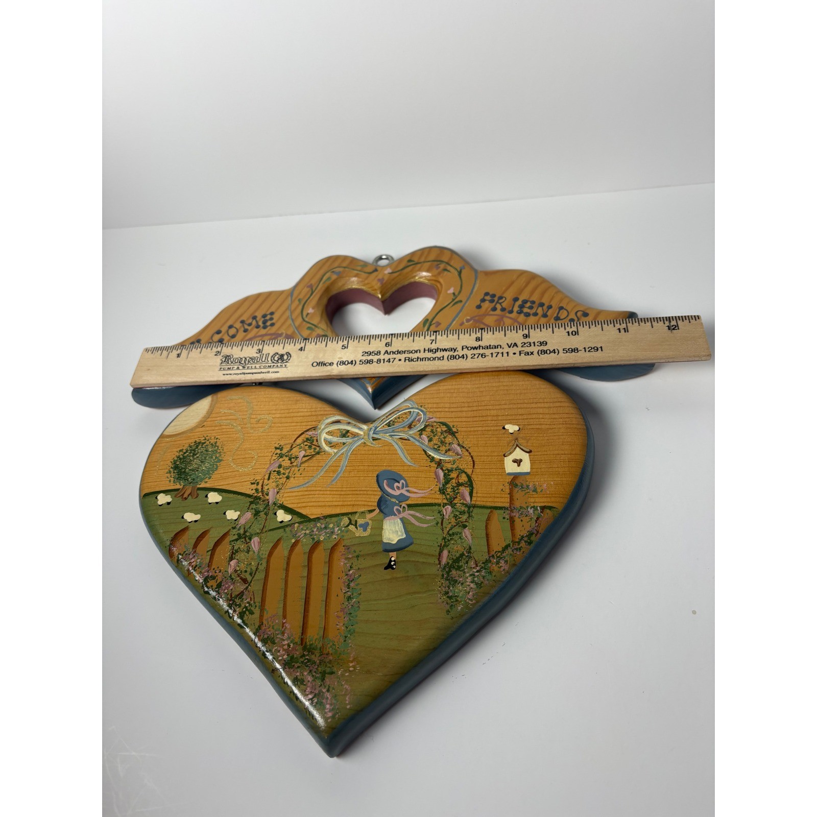 English Roses JDI Wooden Welcome Friends Heart Wall Plaque Folk Country Decor