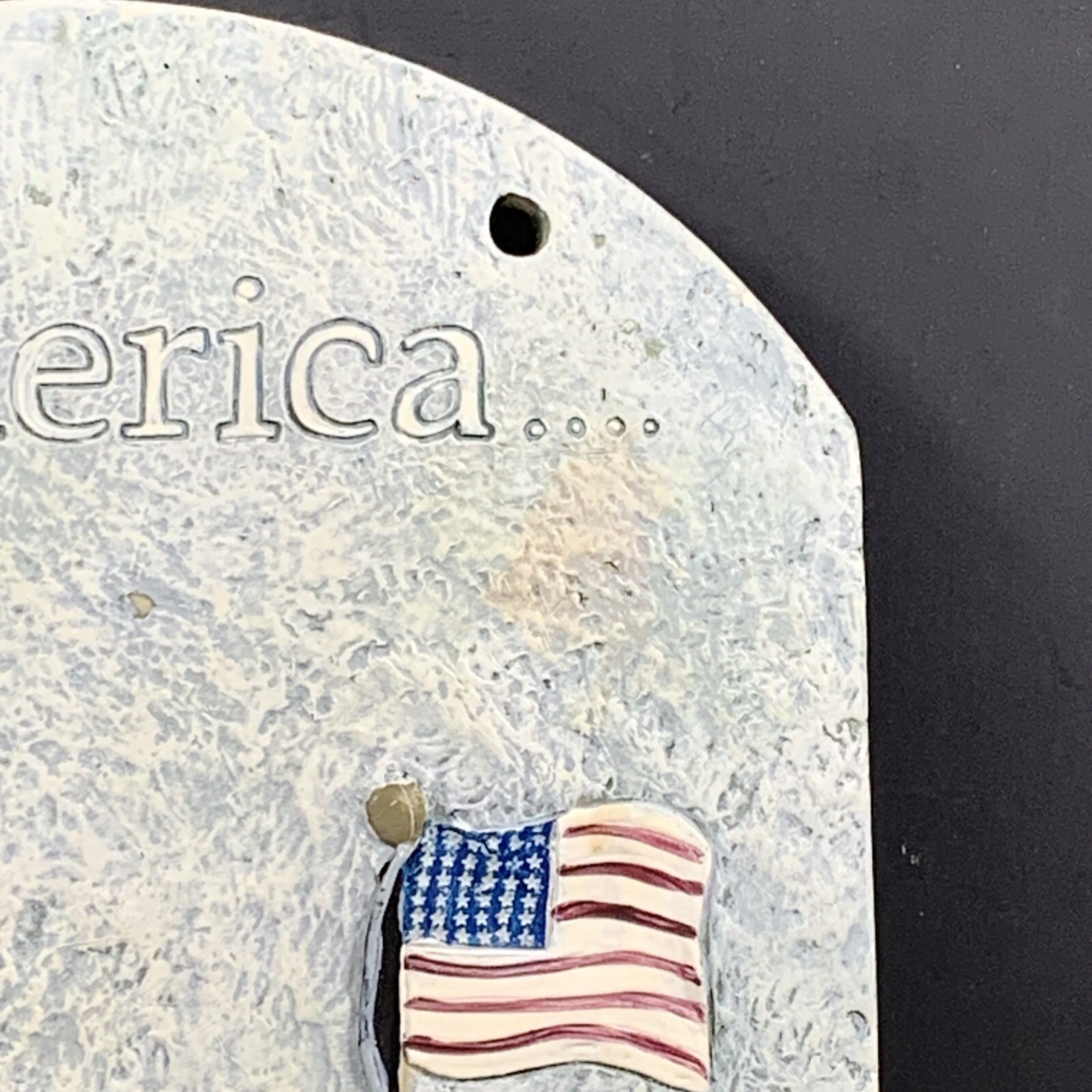 Americana Folk Art House Flag Wall Plaque Patriotic USA Home Decor Slate/Resin
