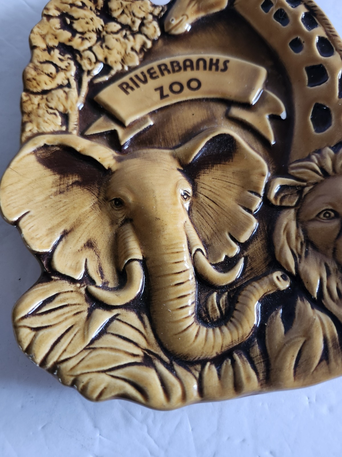 Ceramic animal, “Riverbanks zoo” Brown Glossy Decorative Safari Sculptural Used