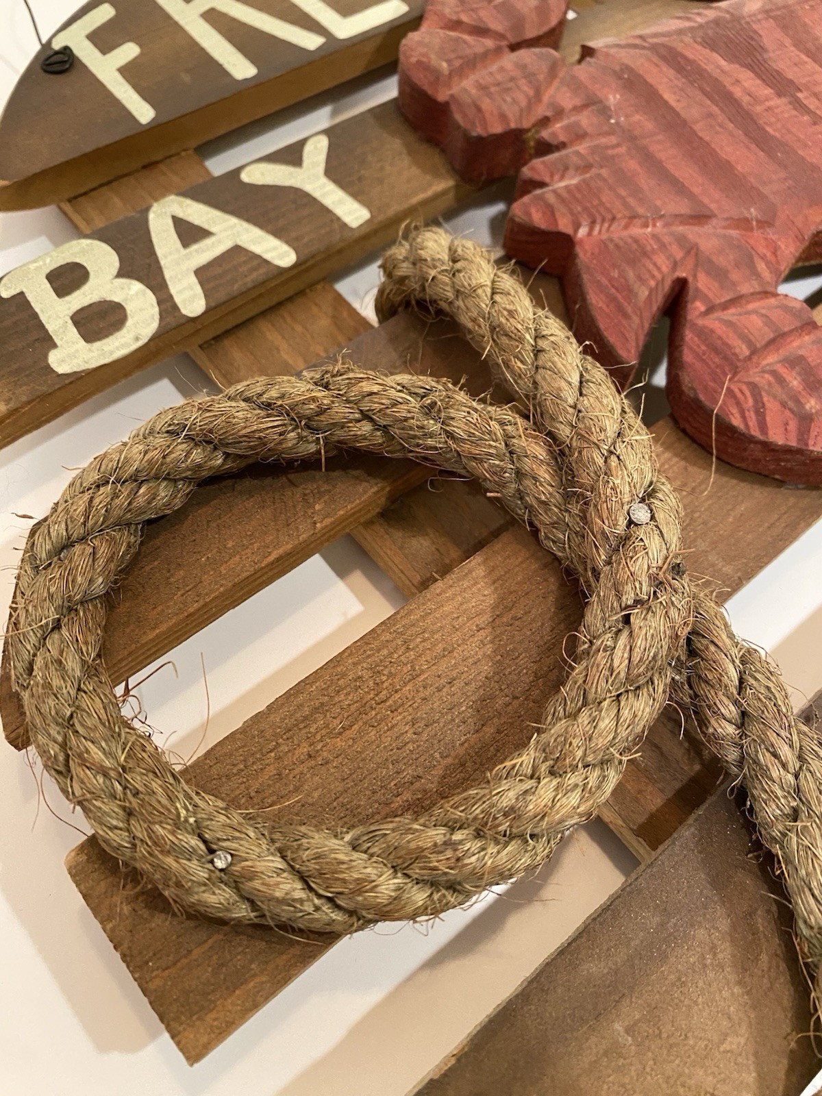 Vintage Wooden Nautical Crab Sign Wall Art Decor With Rustic Rope 14”x16”