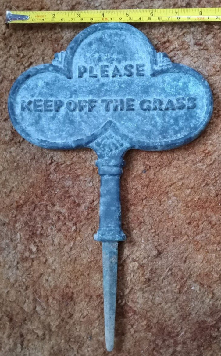 Vtg *PLEASE KEEP OFF THE GRASS* SIGN *Double Sided* Verdigris Patina *FAST SHIP!