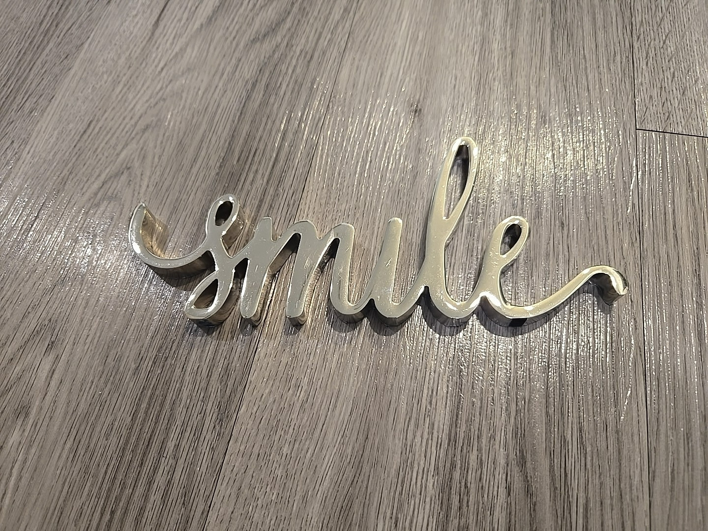 SMILE CURSIVE DESK SHELF SITTER SILVER TONE METAL CONTEMPORARY SIGN DECOR