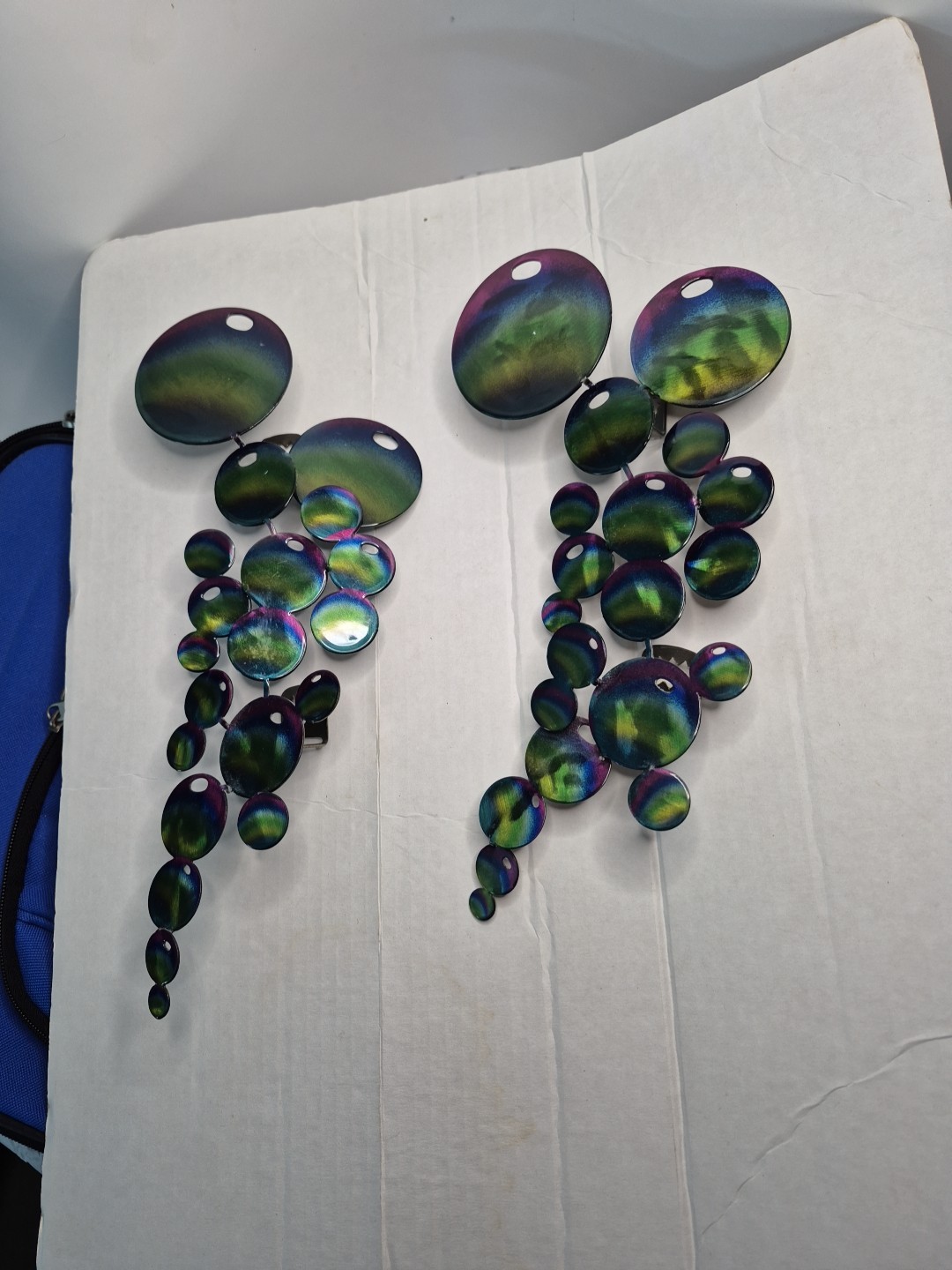 Retro Metal Wall Grapes/ Circles Cluster Bubbles Wall Decor Rainbow Colors Style