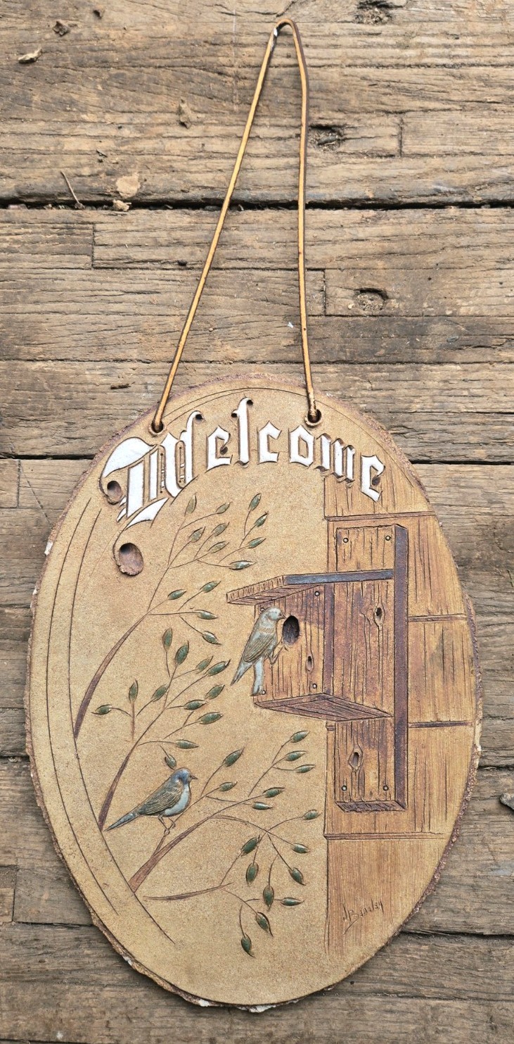 Beasleys Stoneware Welcome Birds Oval Hanging Wall Sign Rustic Brown Beige