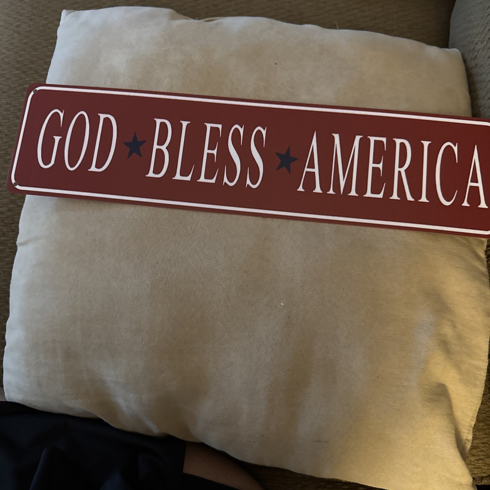 God Bless America Classic Red Patriotic Metal Sign Tin Wall Decoration Plaque
