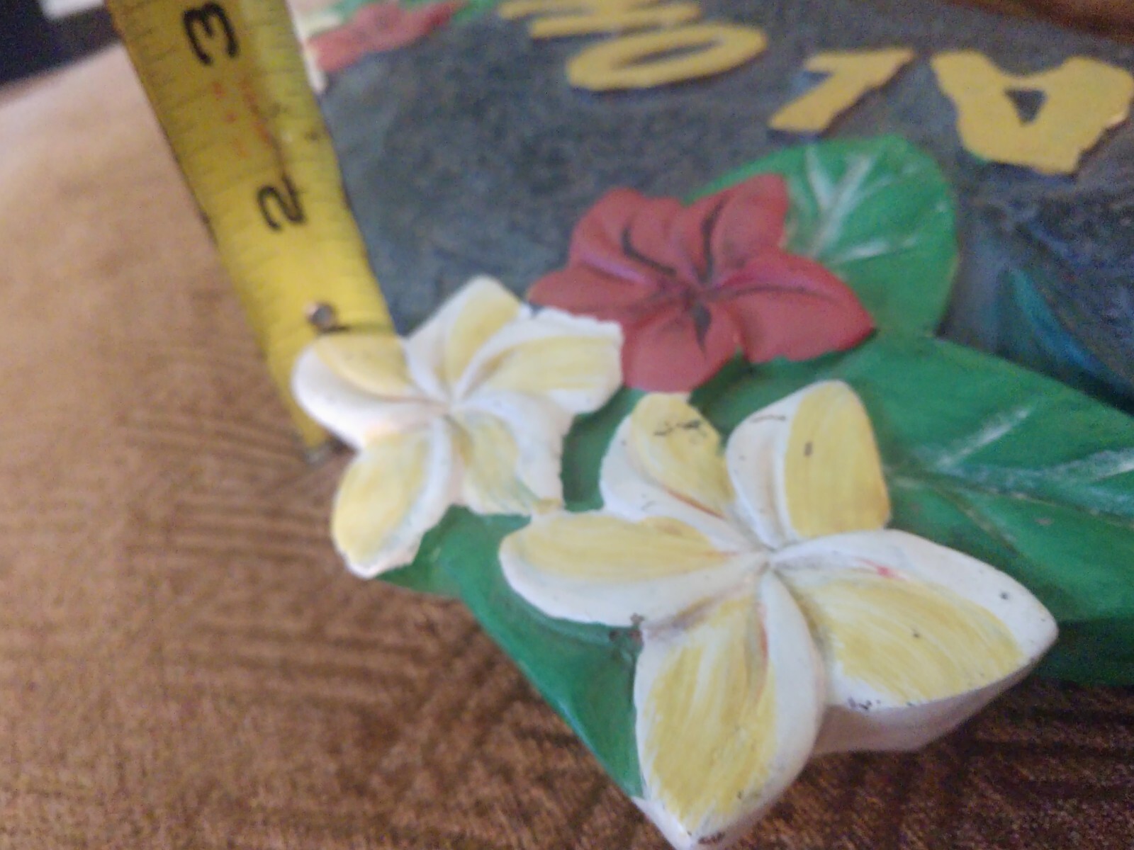 Set of 2 (16½”x1″x7″)Hawaiian Themed Home Decor/Wall Art: Pre-owned/Good