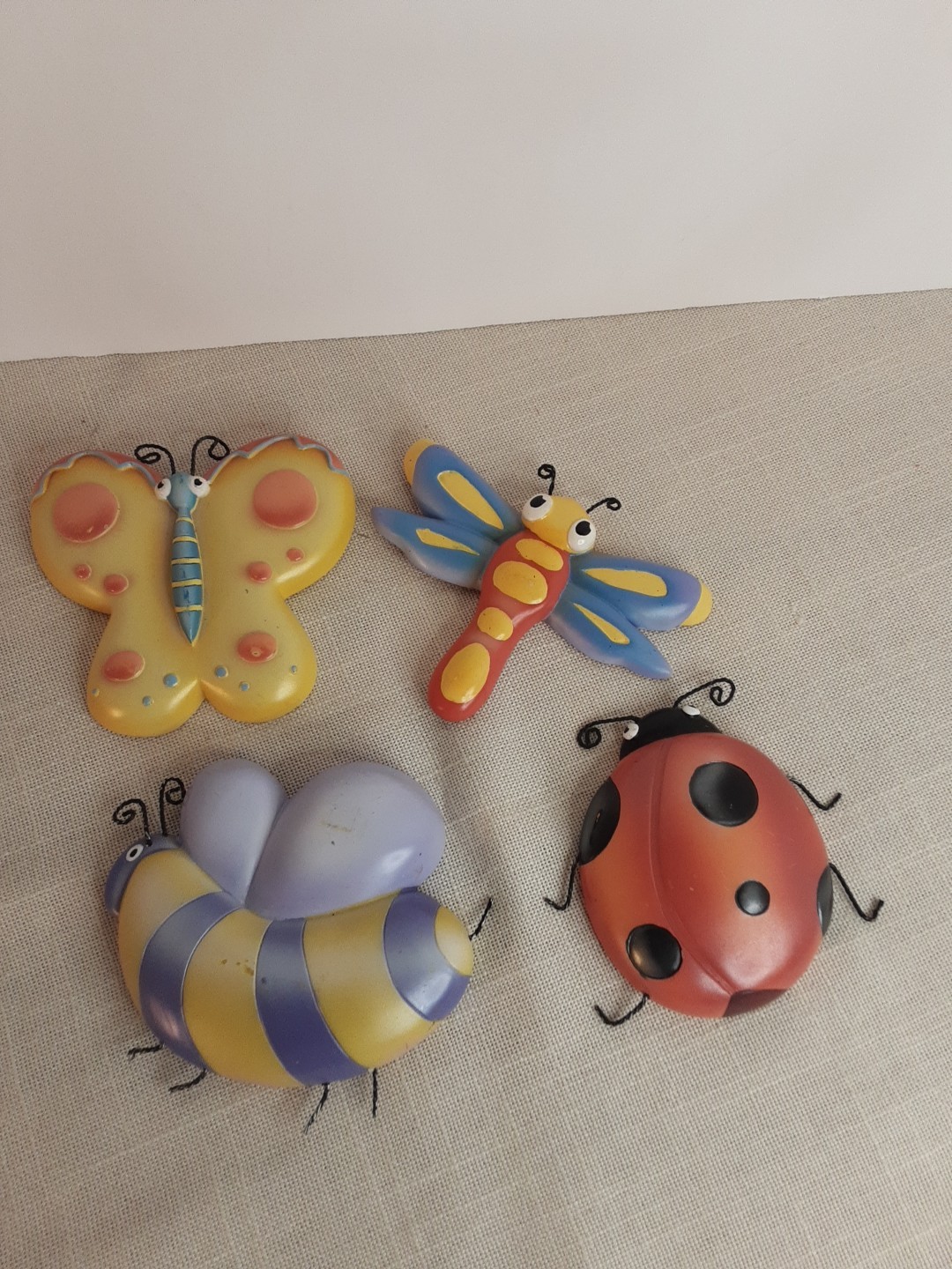 Vintage 2003 Set Of 4 painted Wooden Wall Plaques By Art Americana 3 1/2 Tall