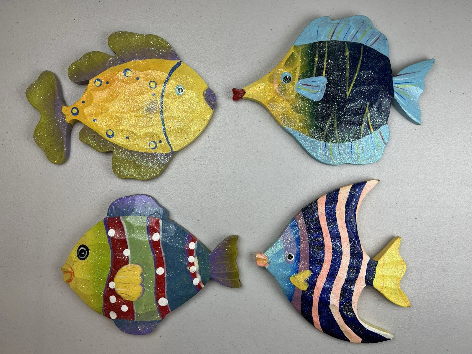 4 Beachcombers Glitter Fish Wall Plaques Nautical Wood Look Resin Coastal Decor