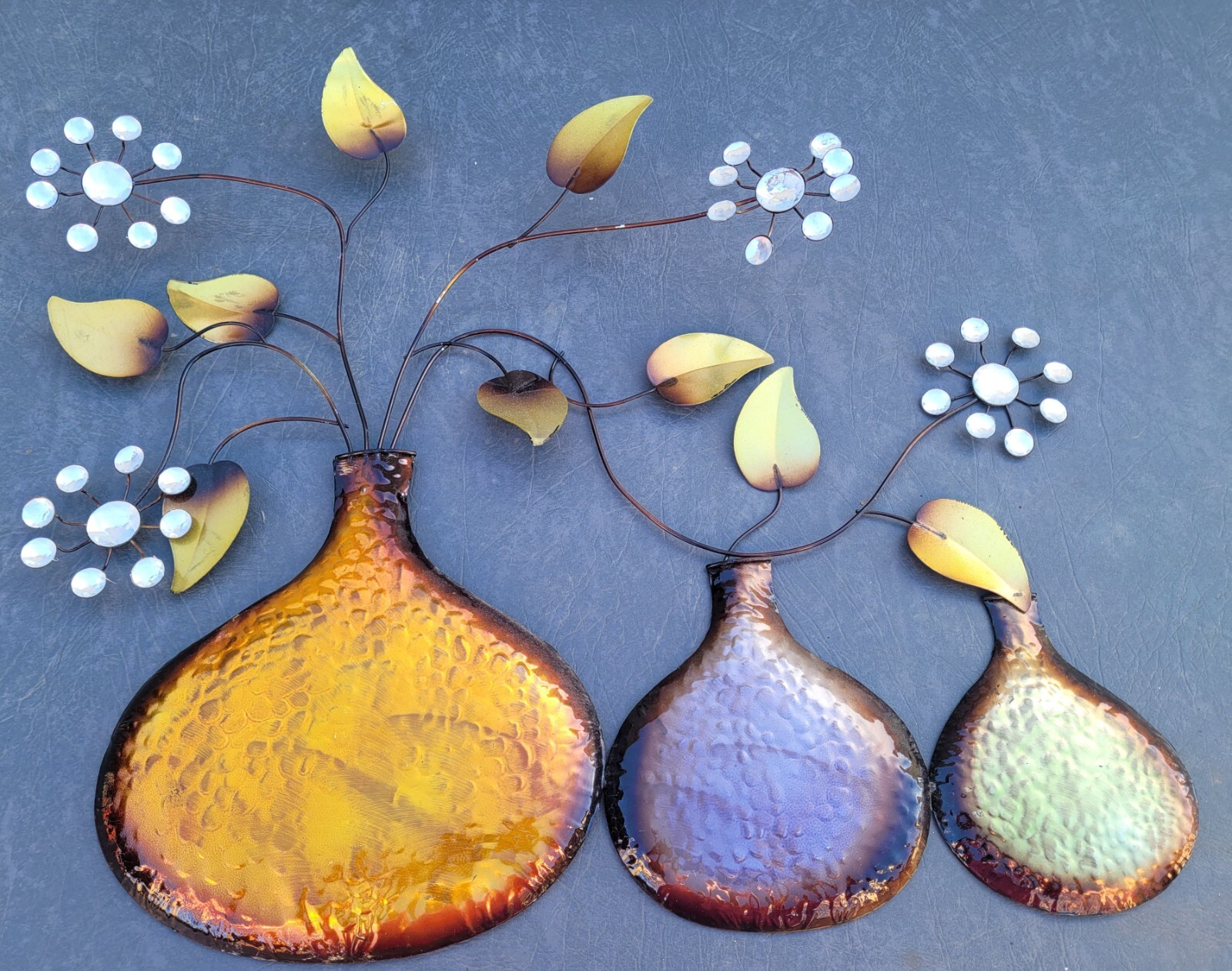 Metal Wall Decor One Piece w/Three Vases and Flowers