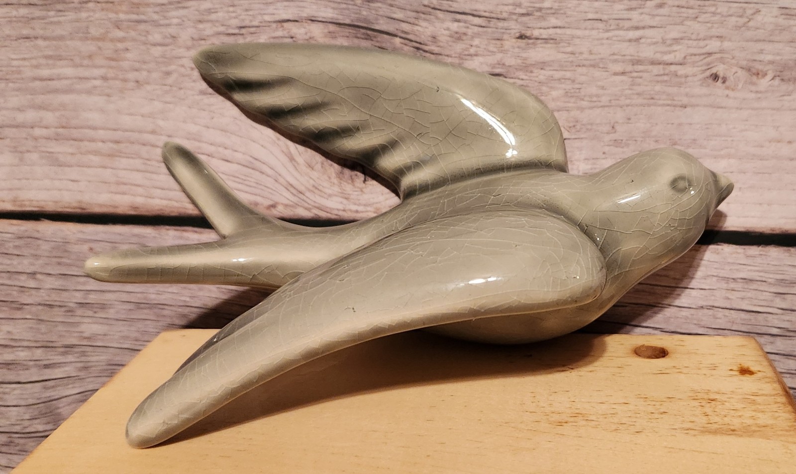 Sparrow Wall Plaques Crazed Ceramic,Set Of Two. Gray Color, Great Condition.