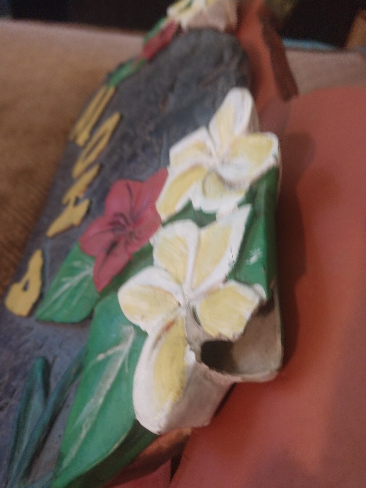 Set of 2 (16½”x1″x7″)Hawaiian Themed Home Decor/Wall Art: Pre-owned/Good