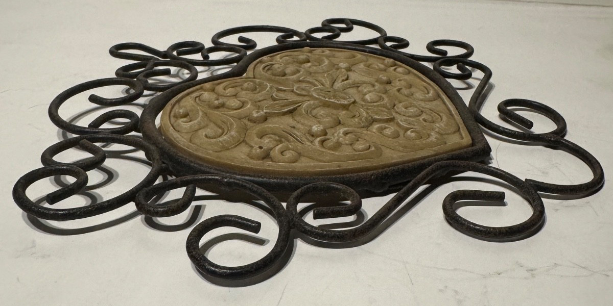 Shabby Chic Metal/Resin Heart Design Wall Hanging