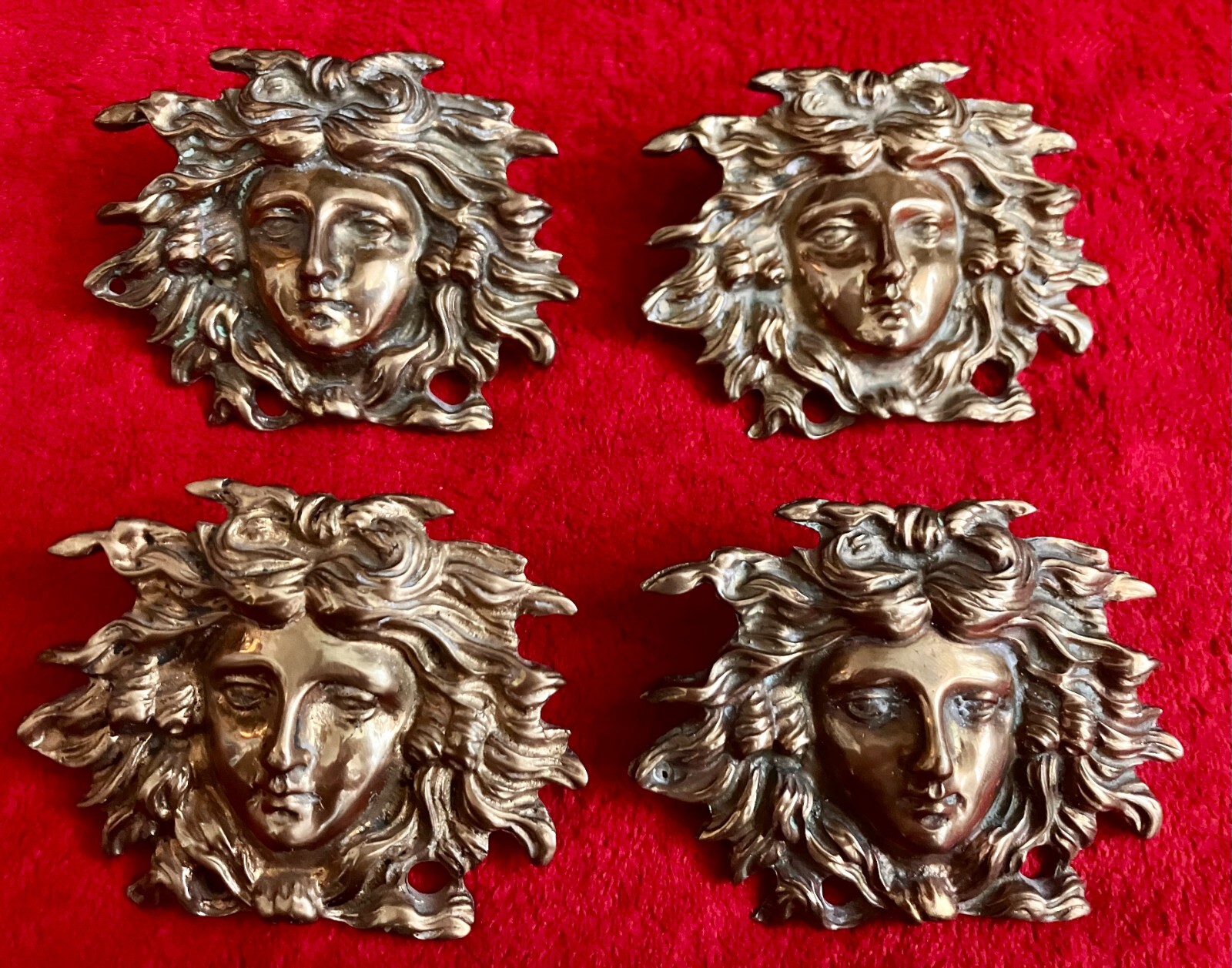 1 (one) Vintage VERSACE MEDUSA HOME DECOR WALL PLAQUE 3D SOLID BRASS GOLD AG