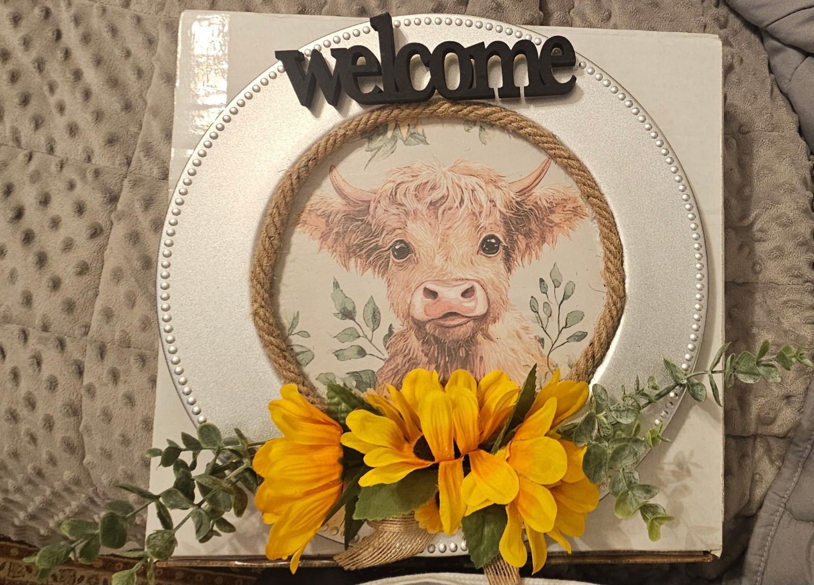 Welcome Highland Cow Round Wood Wall Sign, Sunflowers Floral Hanging Decor