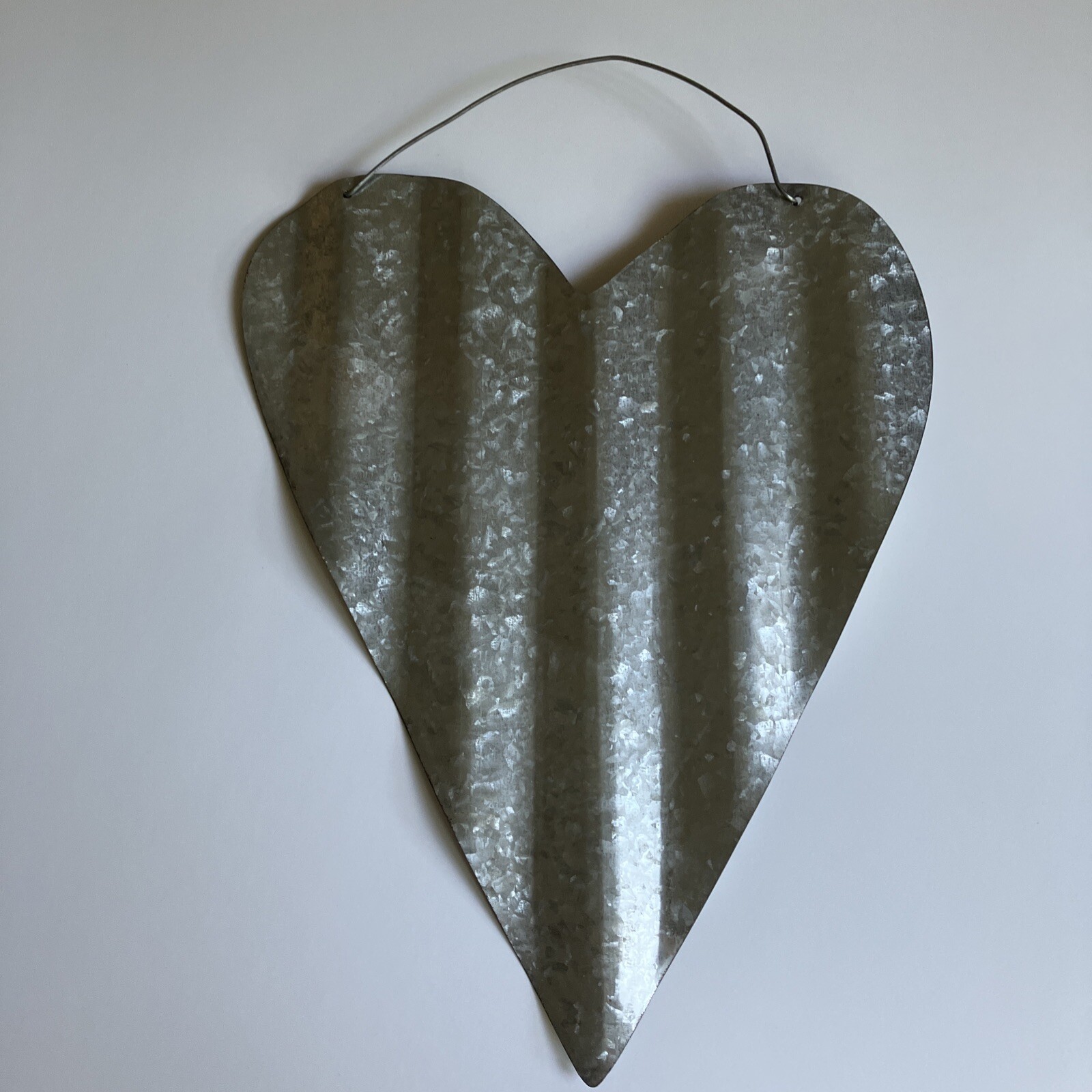 Americana Distressed Metal Heart Flag Shaped Patriotic w/Rusty Wire Hanging Sign