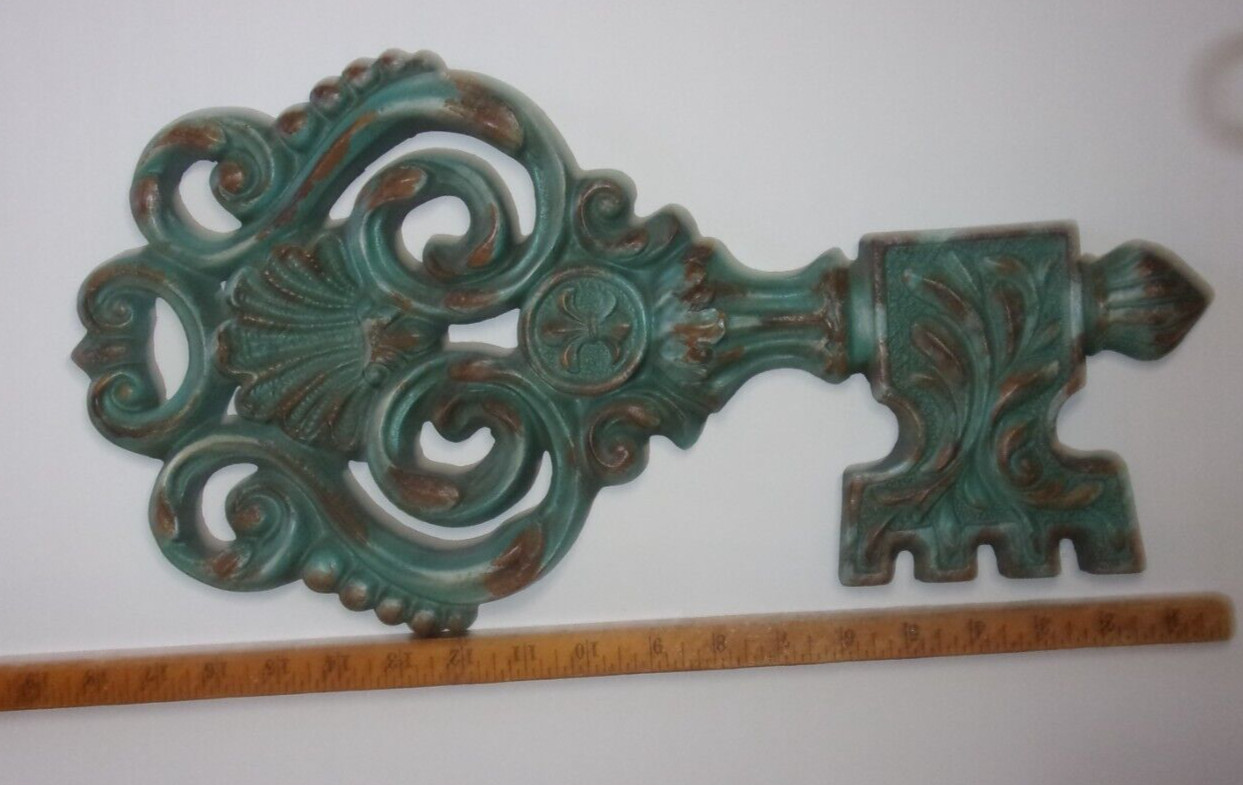 Large Skeleton Key Wall Hanging Antiqued Shabby Teal Turquoise Blue Decor 18 x 8