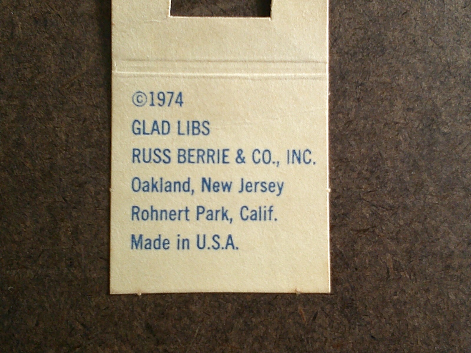 1974 Russ Berrie & Co. Wood Grain Look Wall Plaque GLAD LIBS
