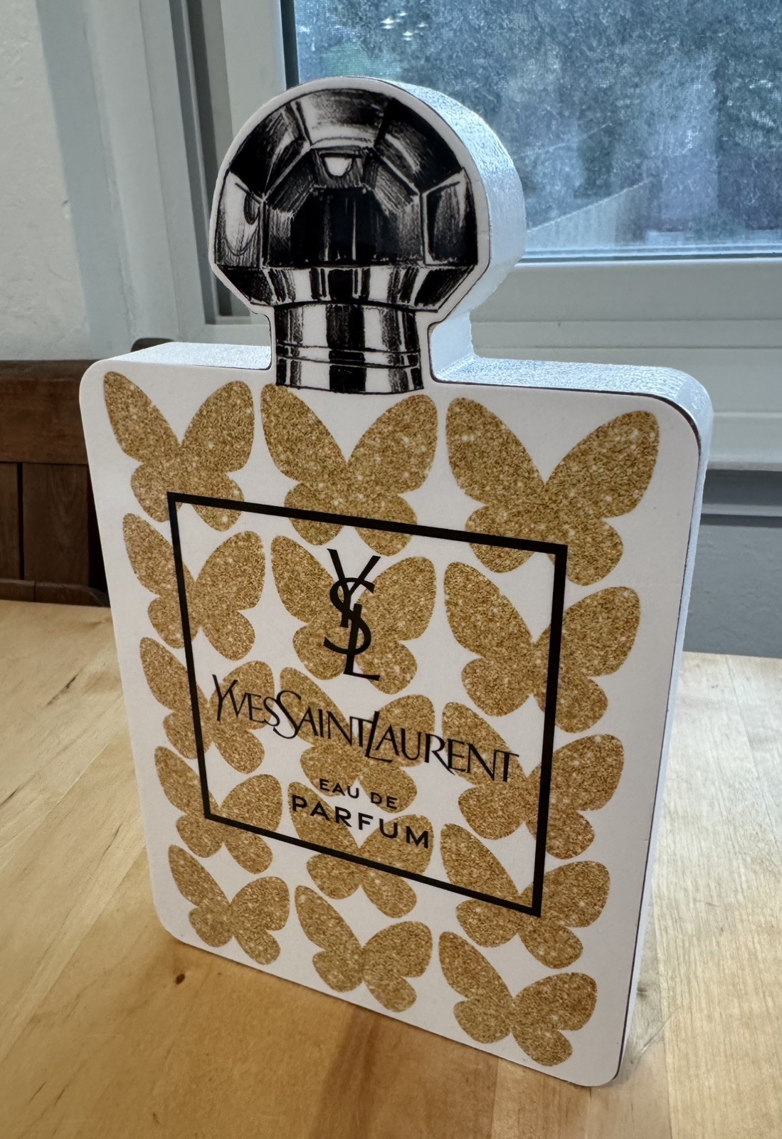 3D FREESTANDING LUXURY INSPIRED WOOD DECOR PARFUM BOTTLE WITH BUTTERFLIES NEW