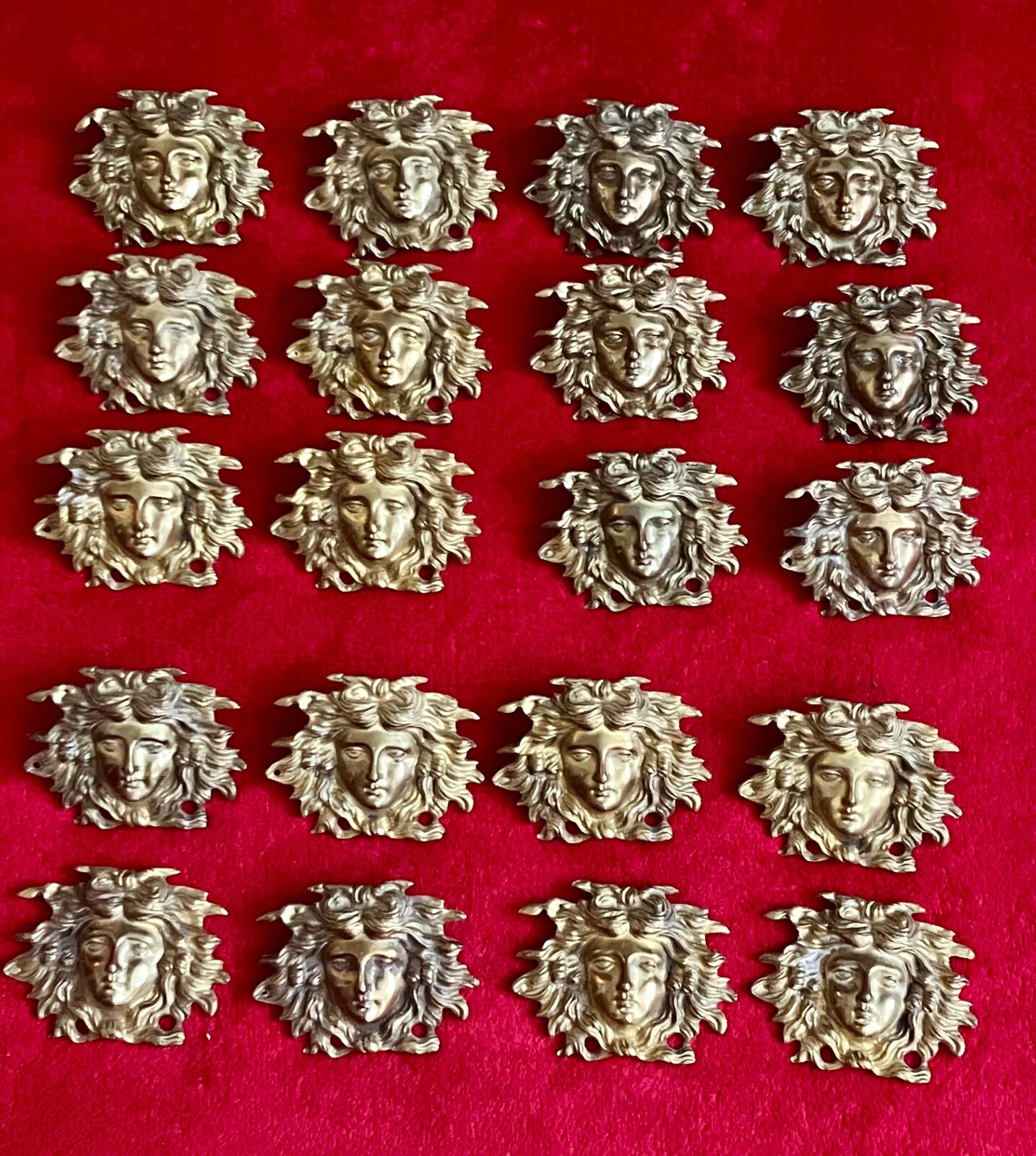 1 (one) Vintage VERSACE MEDUSA HOME DECOR WALL PLAQUE 3D SOLID BRASS GOLD AG