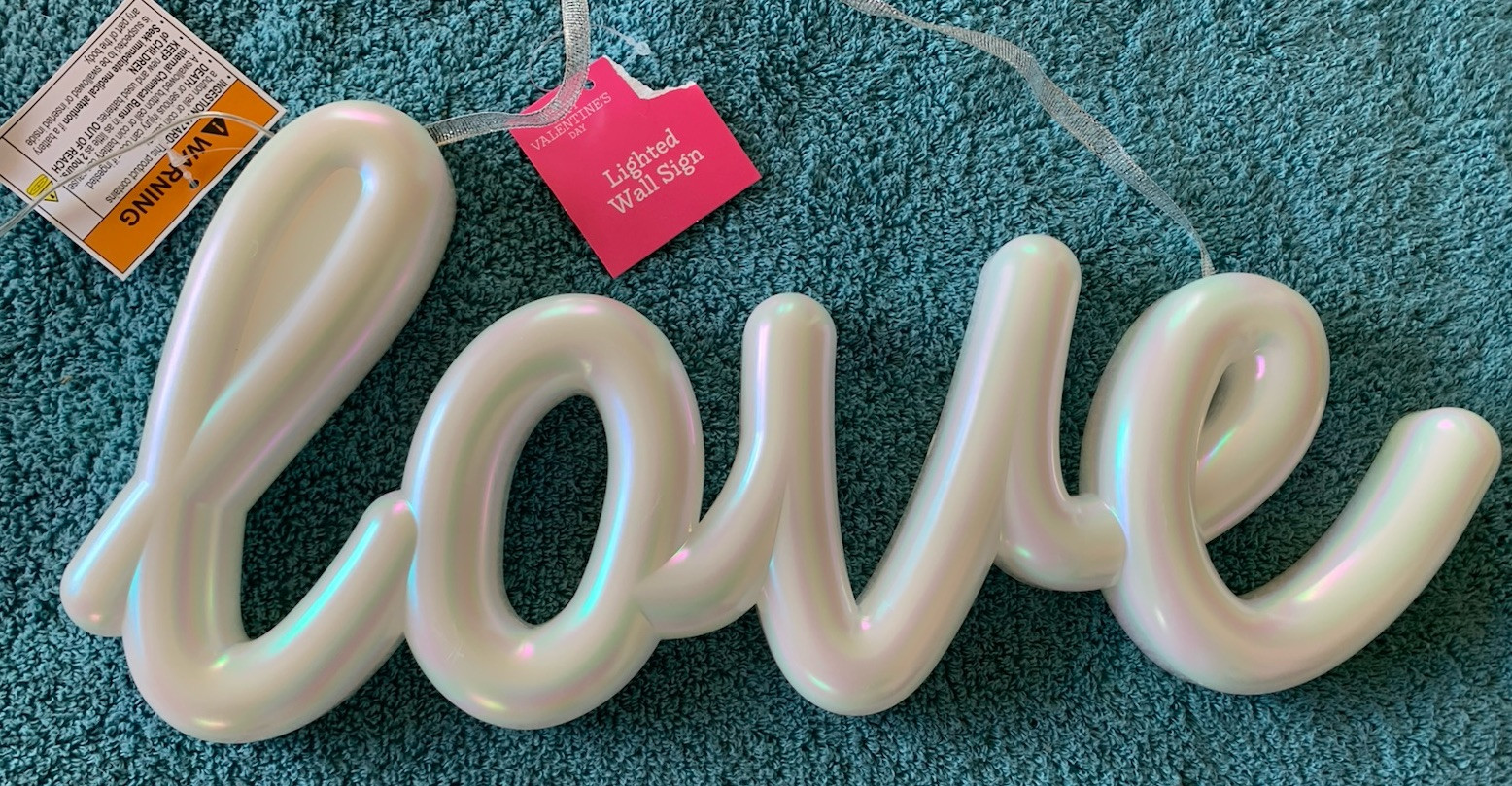 LED Light Up “LOVE” Sign. FREE SHIPPING. Battery Operated 2- AAA (not Included)