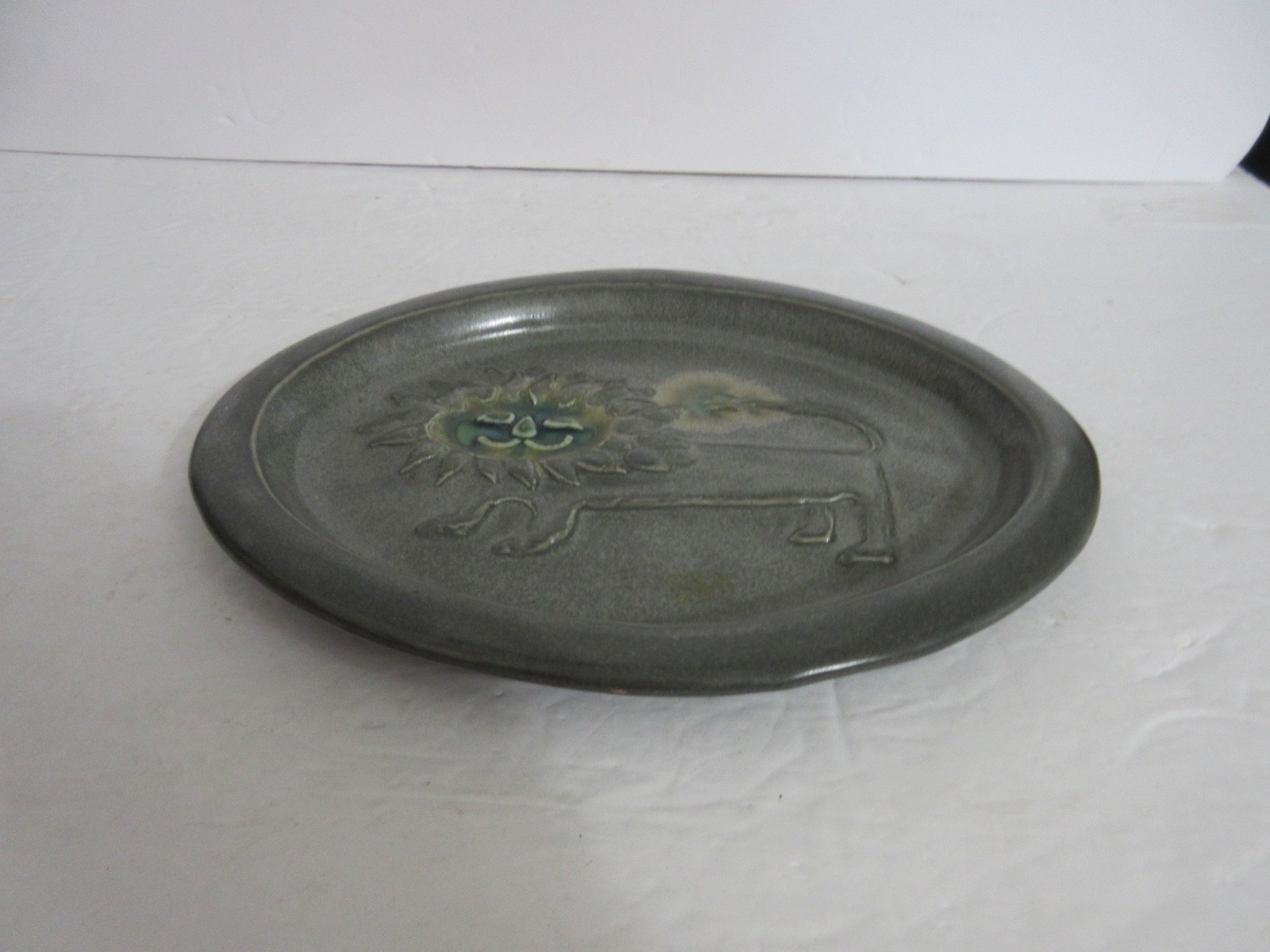 Vintage Bennington Pottery Vermont Oval LION Wall Plaque Plate – Gray / Blue