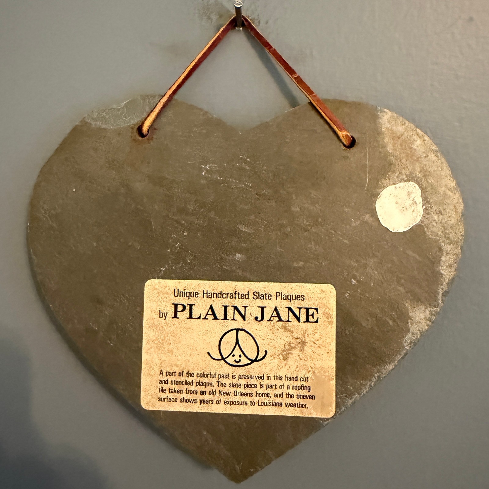 Vtg 1998 Plain Jane Handcrafted Heart Shape Slate Wall Hanging WELCOME 7″ x 6″