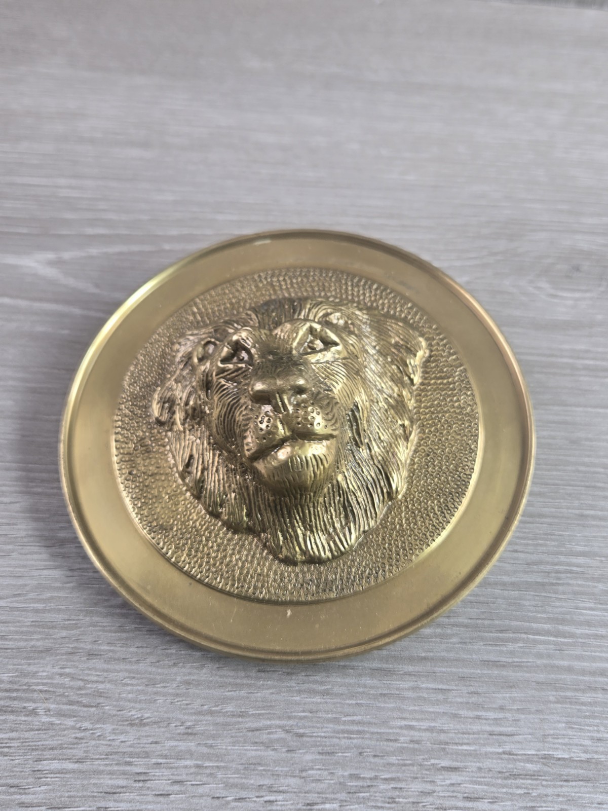 VINTAGE Lions Head Lacquered WALL MOUNT/ COAT/ HAT RACK Approx. 5″ Tall