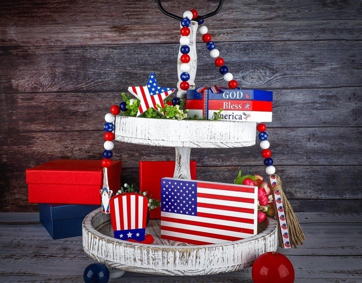 Patriotic 5-Piece ‘Tiered Tray’ Decor USA Flag Wood Signs & Garland *Labor Day*