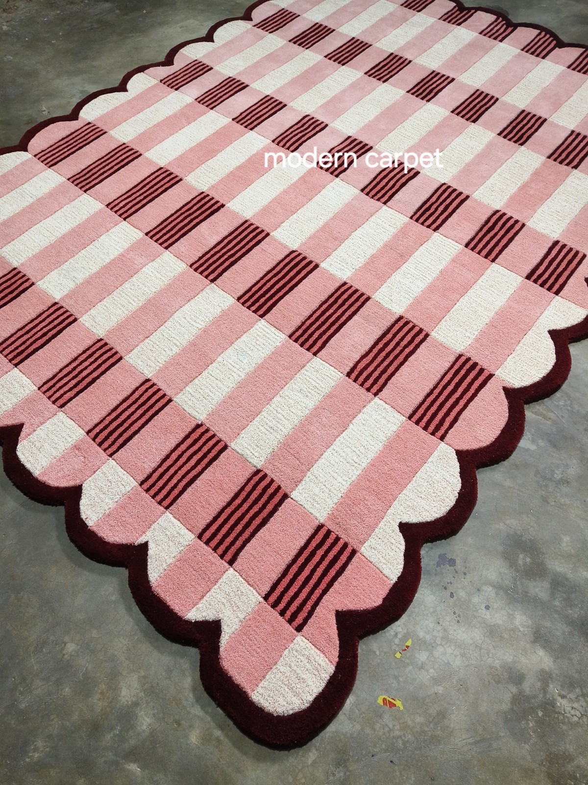 Scalloped Edge Checkered Area Rug Pink & Cream Tufted Carpet Modern Wavy Border