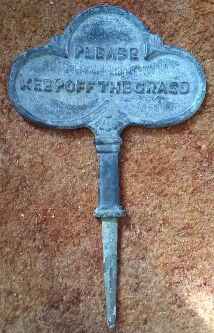 Vtg *PLEASE KEEP OFF THE GRASS* SIGN *Double Sided* Verdigris Patina *FAST SHIP!