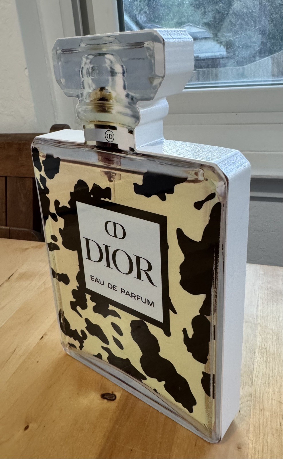 3D FREESTANDING LUXURY INSPIRED WOOD DECOR PARFUM BOTTLE WITH ANIMAL PRINT NEW