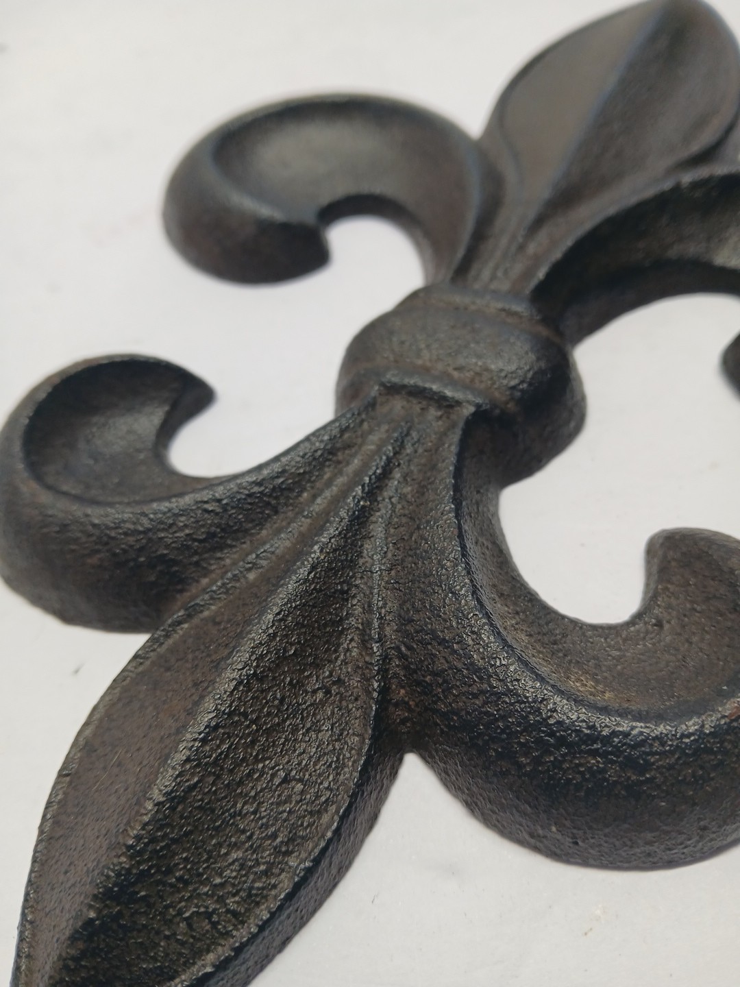 Cast Iron Fleur De Lis Wall Decor Plaque Rustic Victorian Antique Style 9.5in